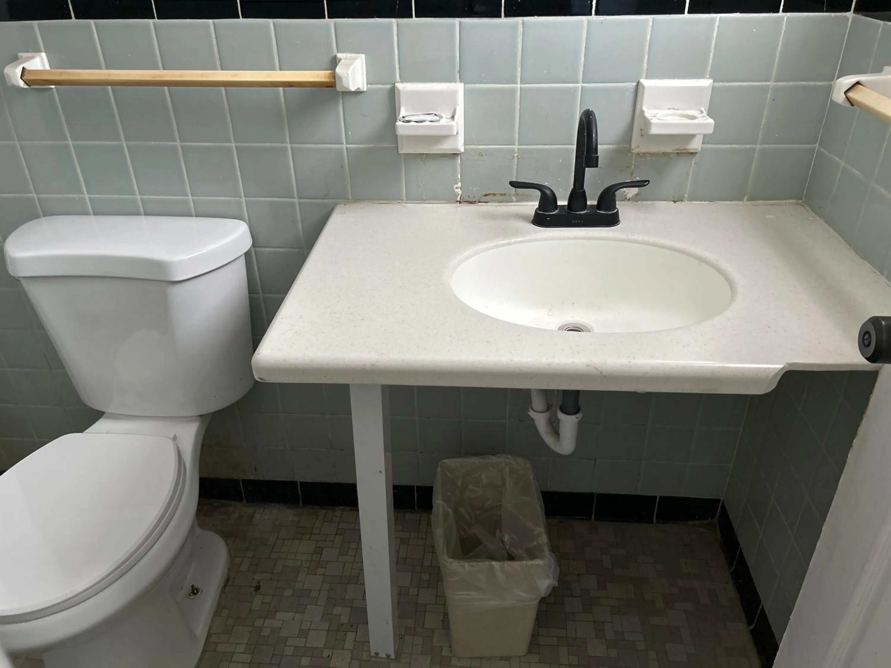 Bathroom in Stevens Motel by Capital O Ocala US 27