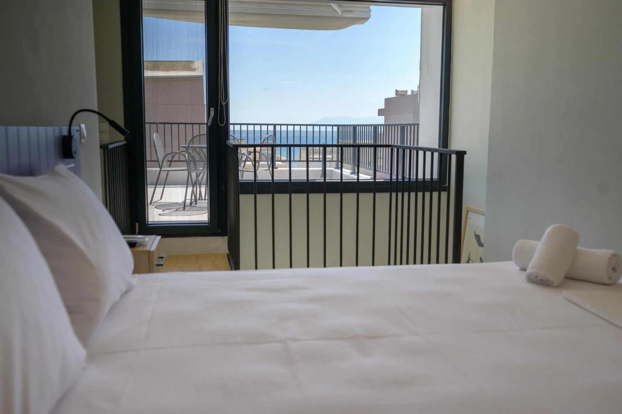 Bedroom, Bed in Oktolia suites