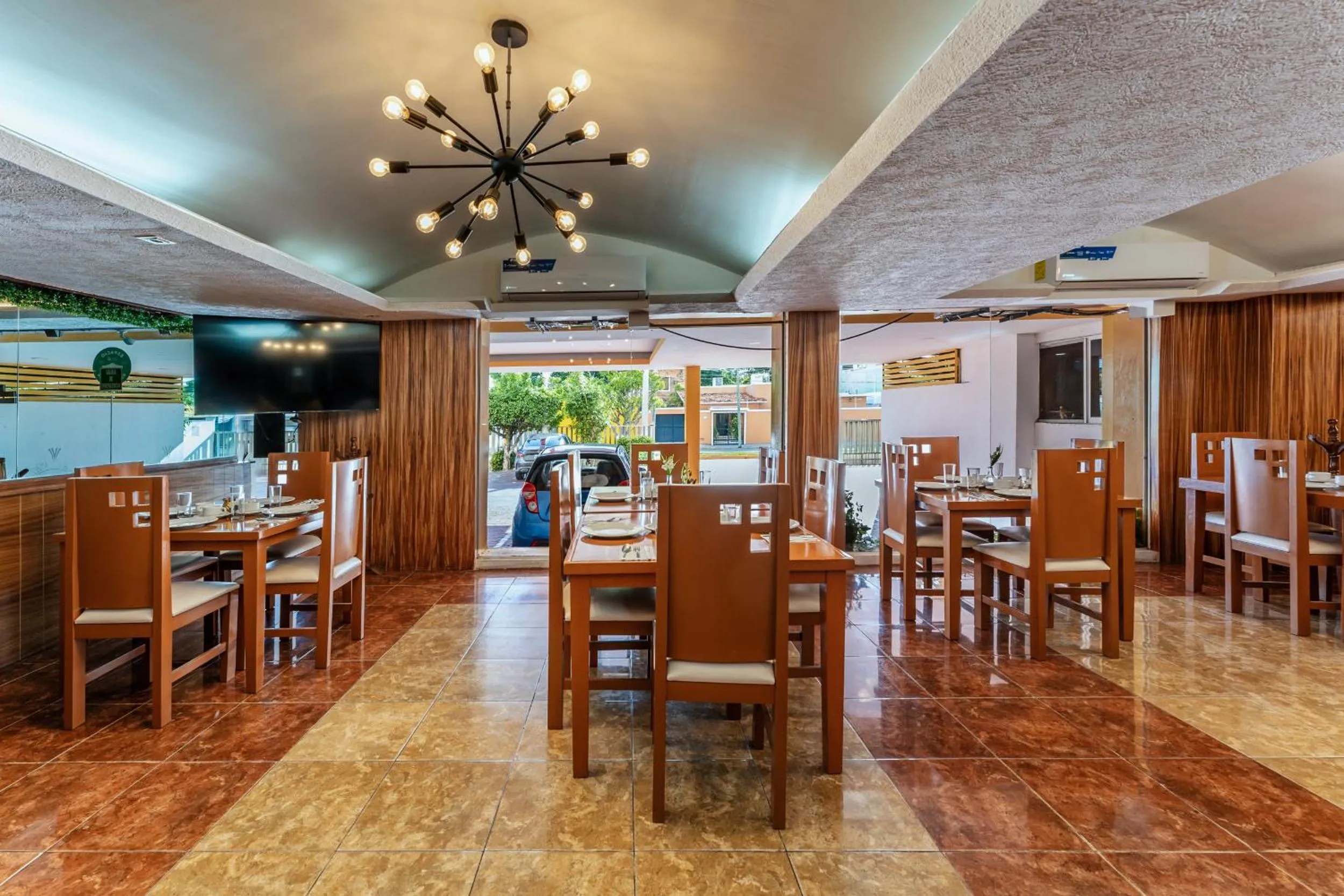 Restaurant/places to eat in Hotel Plaza Mirador, Ciudad del Carmen