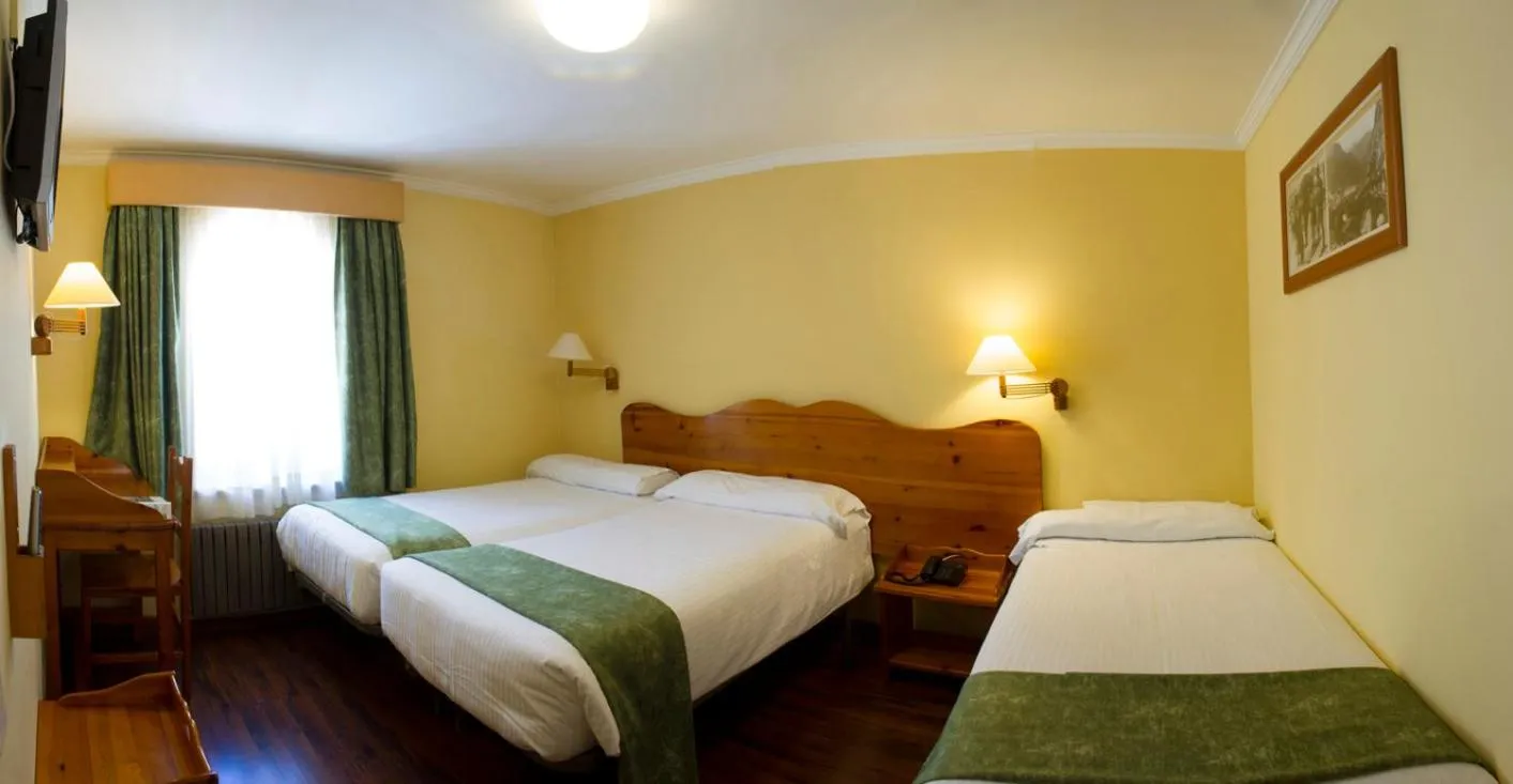 Day, Bed in Hotel Vall de Núria