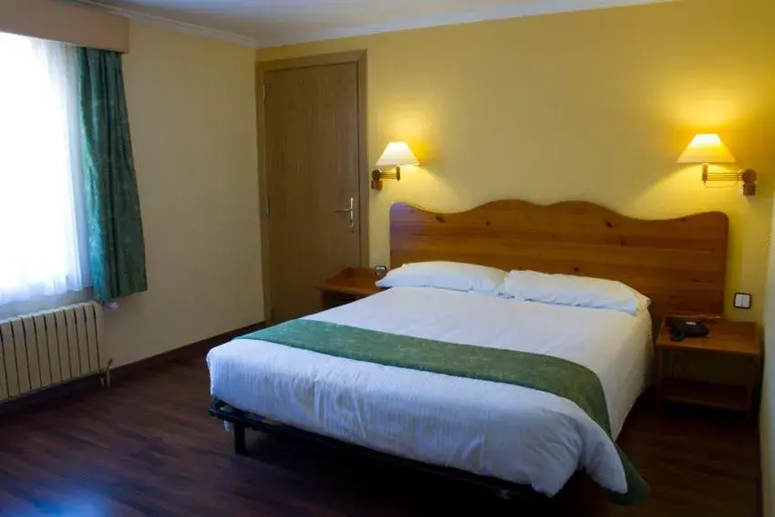 Bed in Hotel Vall de Núria Bed in Hotel Vall de Núria