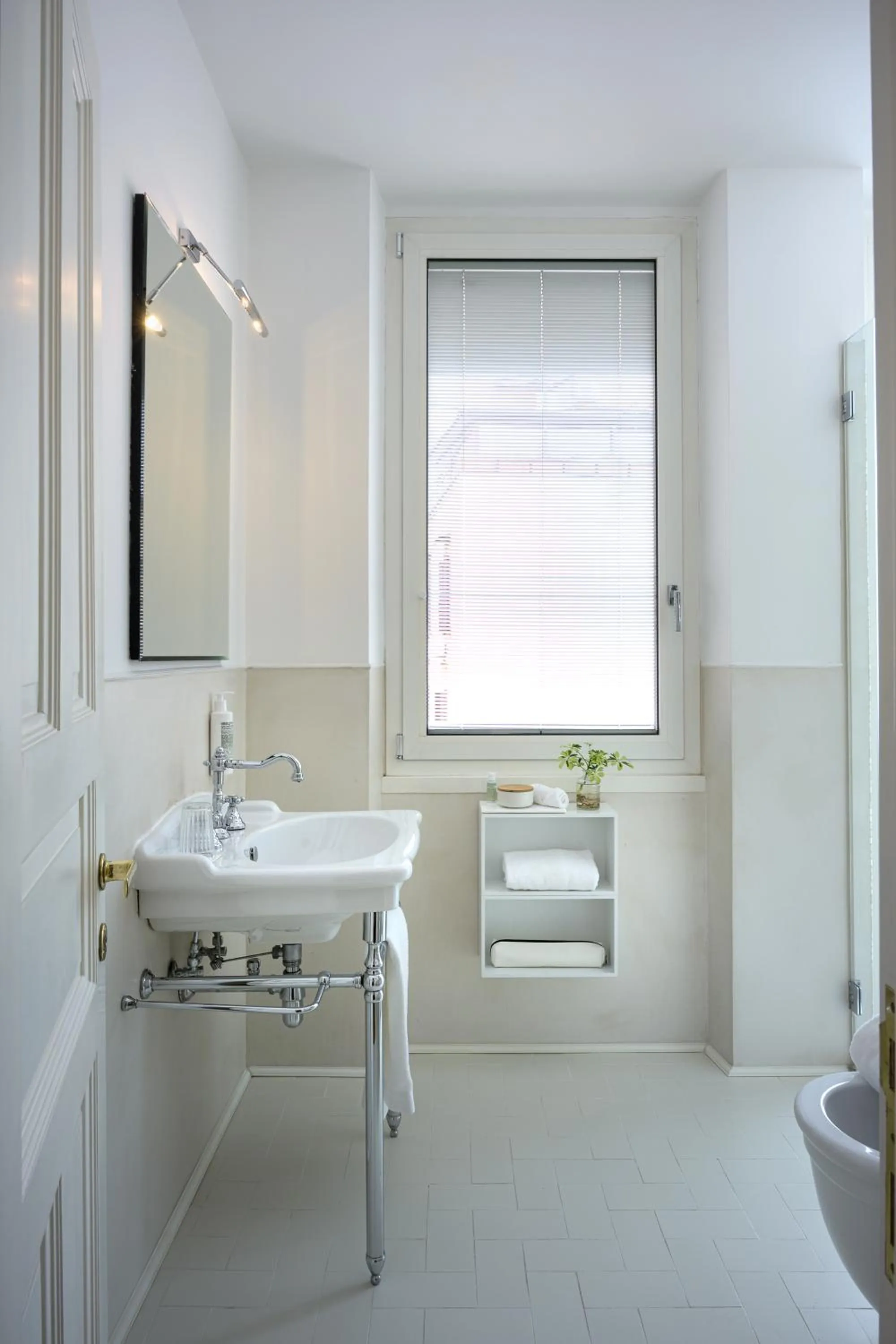 Bathroom in The Fifteen Keys Hotel