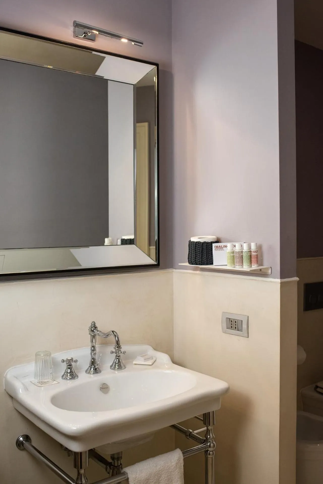 Bathroom in The Fifteen Keys Hotel