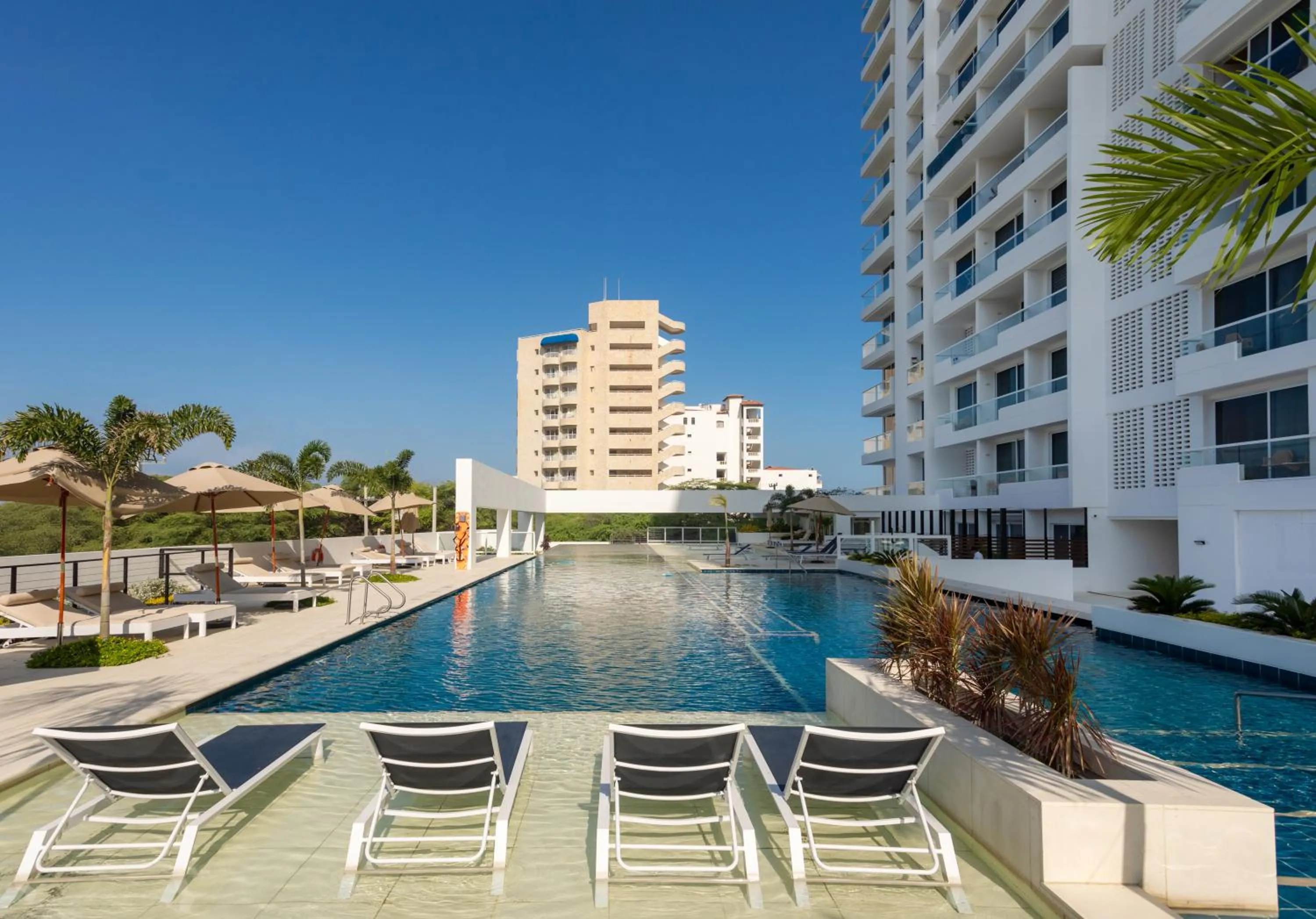 Swimming pool in Hotel Porto Horizonte All inclusive By OxoHotel