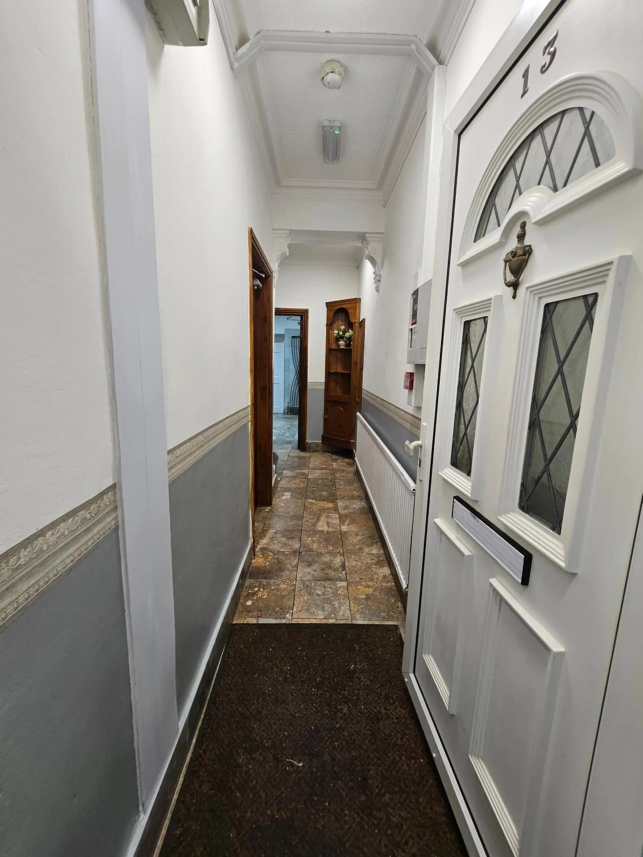 Lobby or reception in SnoozeDen Wellesley - Near to Slough Station