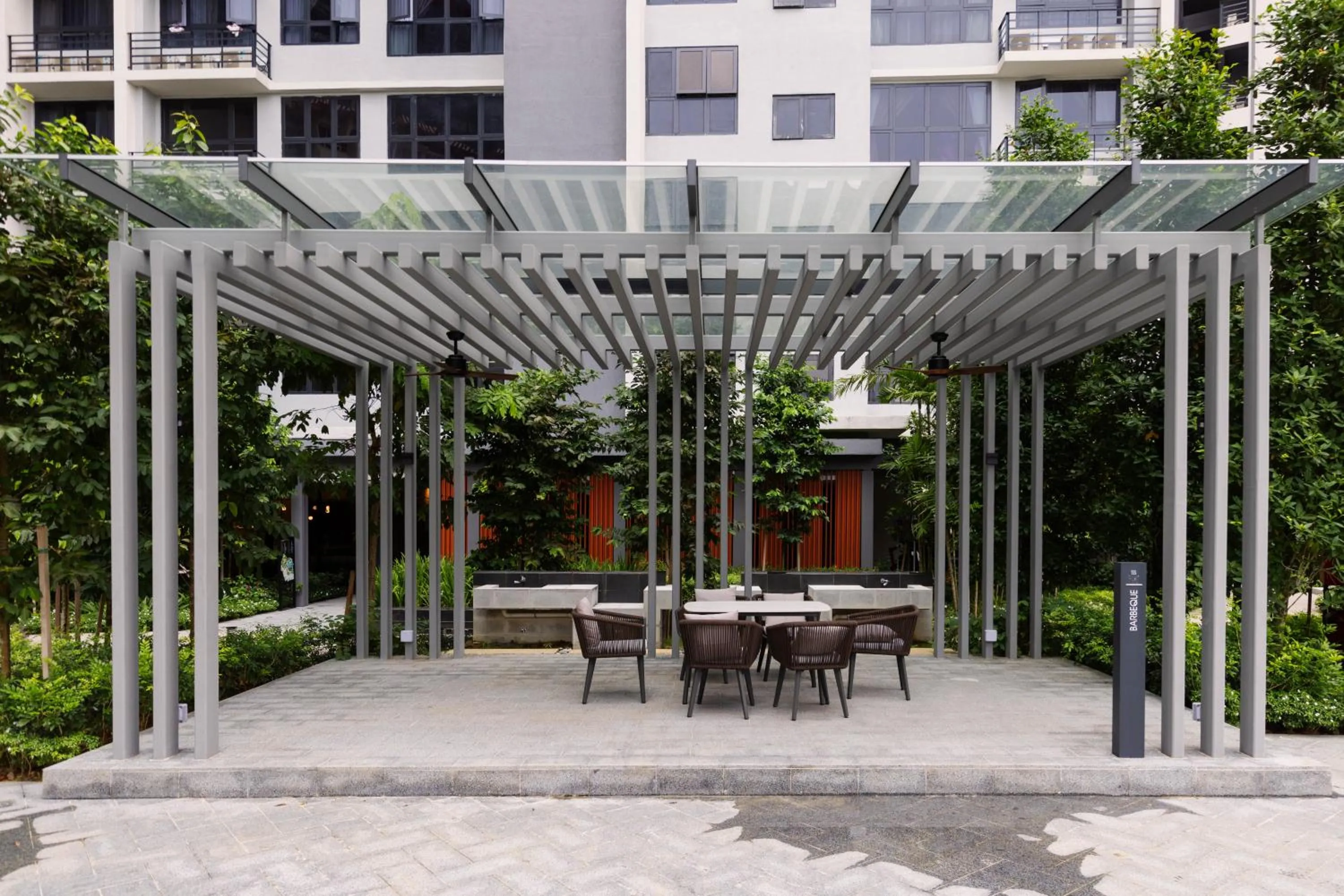 Garden in NaiBnB in Agile Bukit Bintang - 5 mins walk to TRX