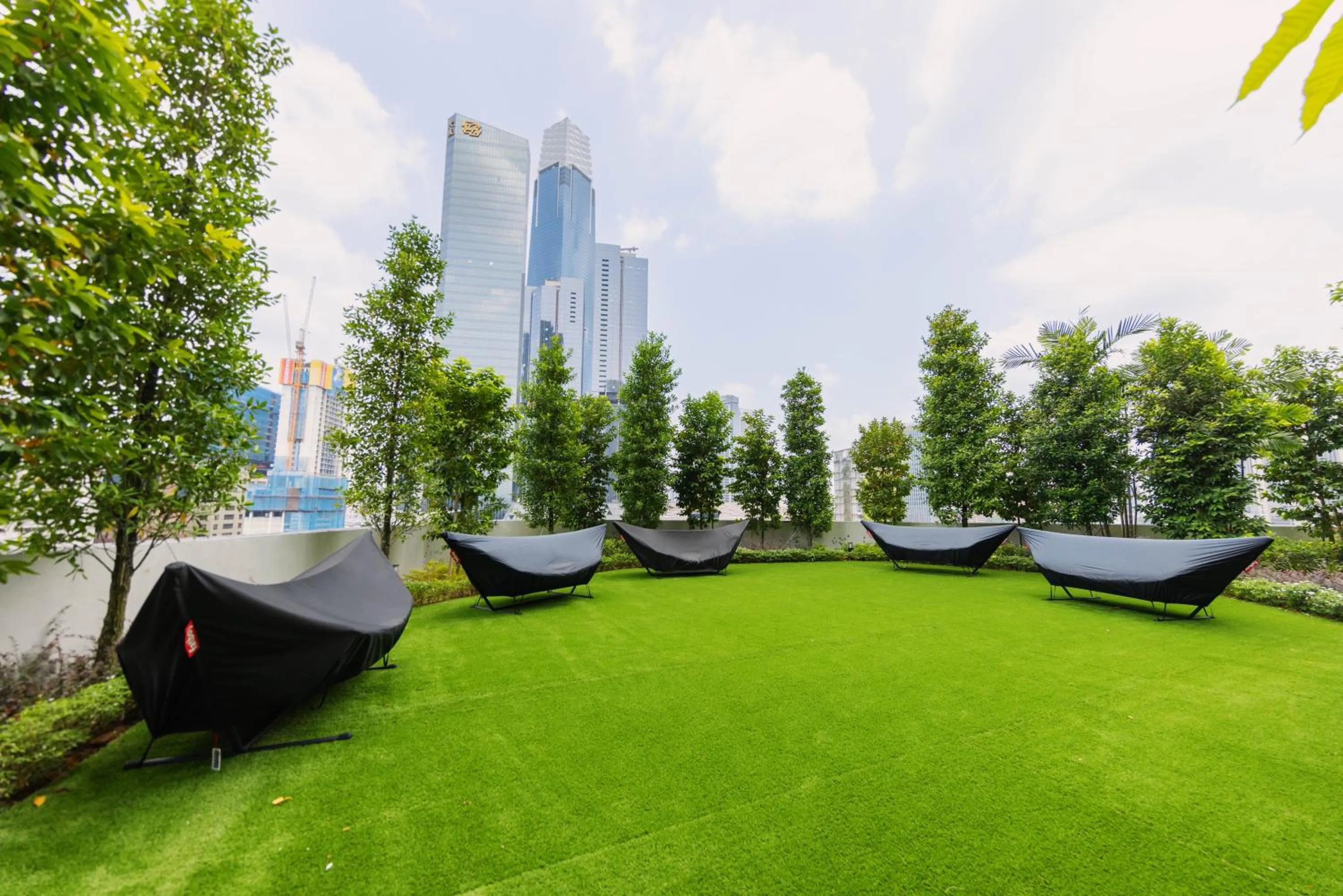 Garden in NaiBnB in Agile Bukit Bintang - 5 mins walk to TRX