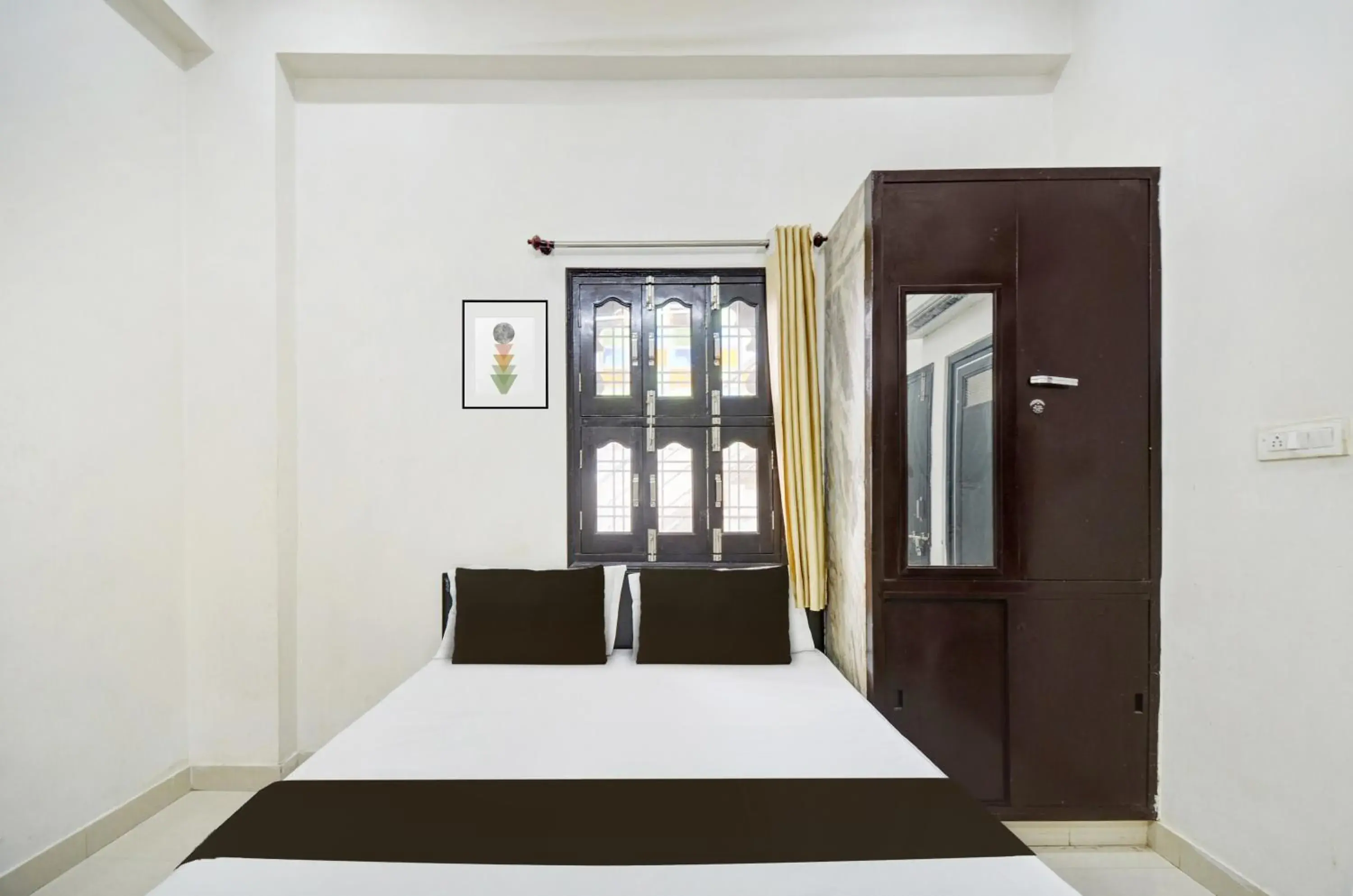 Bedroom, Bed in Hotel O The White Haveli Bedroom, Bed in Hotel O The White Haveli