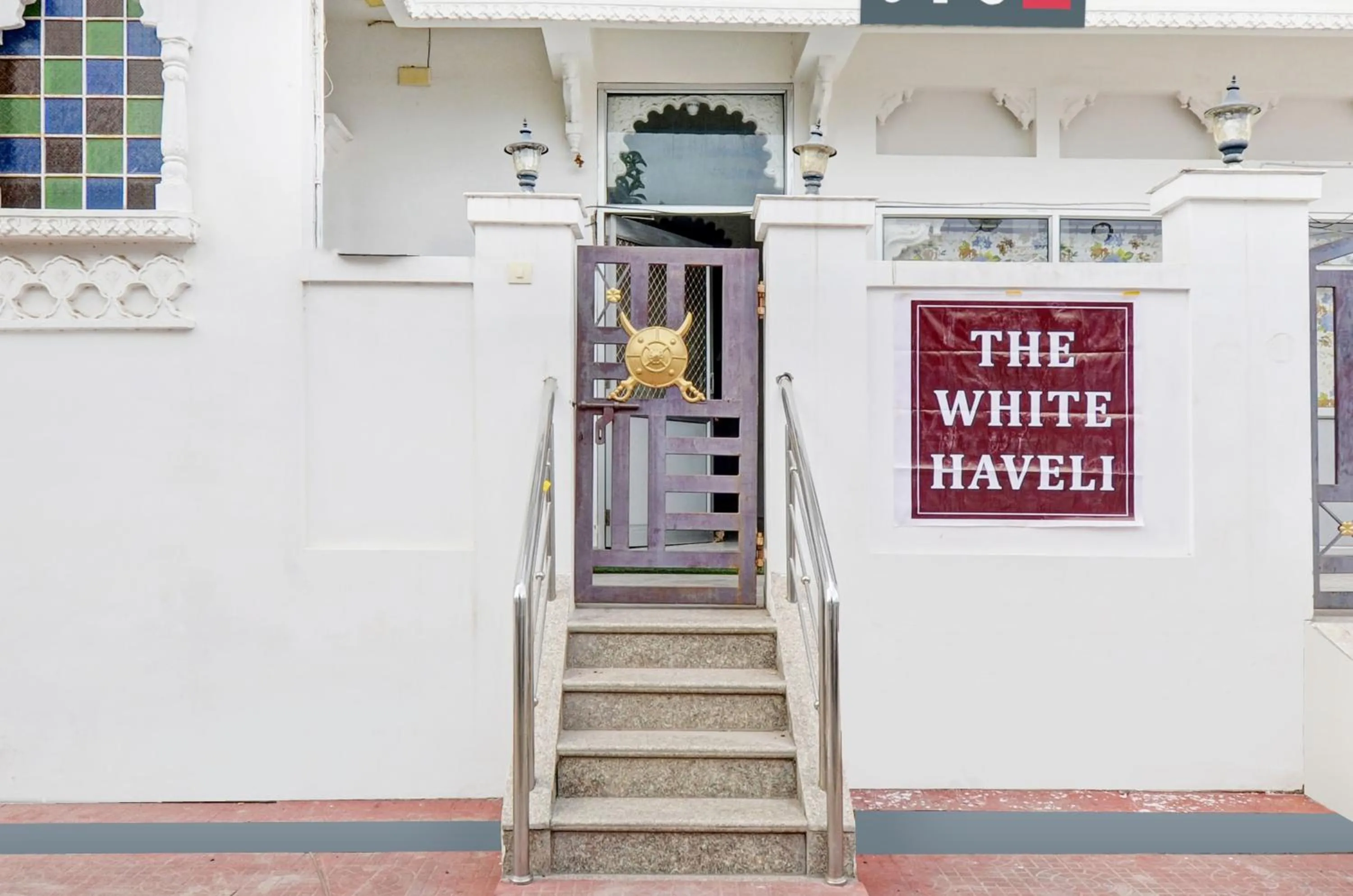 Facade/entrance in Hotel O The White Haveli
