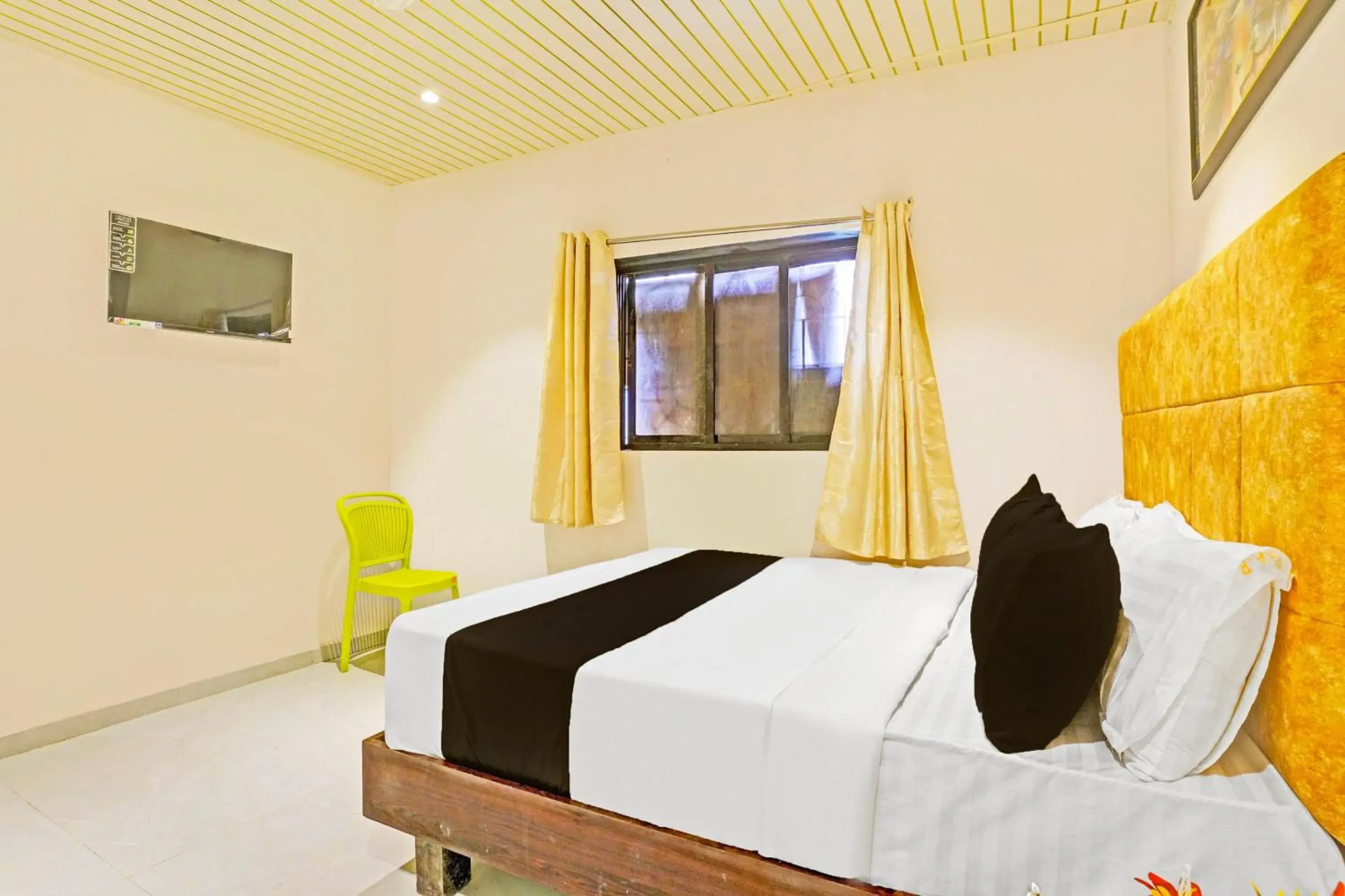 Bedroom in HOTEL O NK RESIDENCY Bedroom in HOTEL O NK RESIDENCY