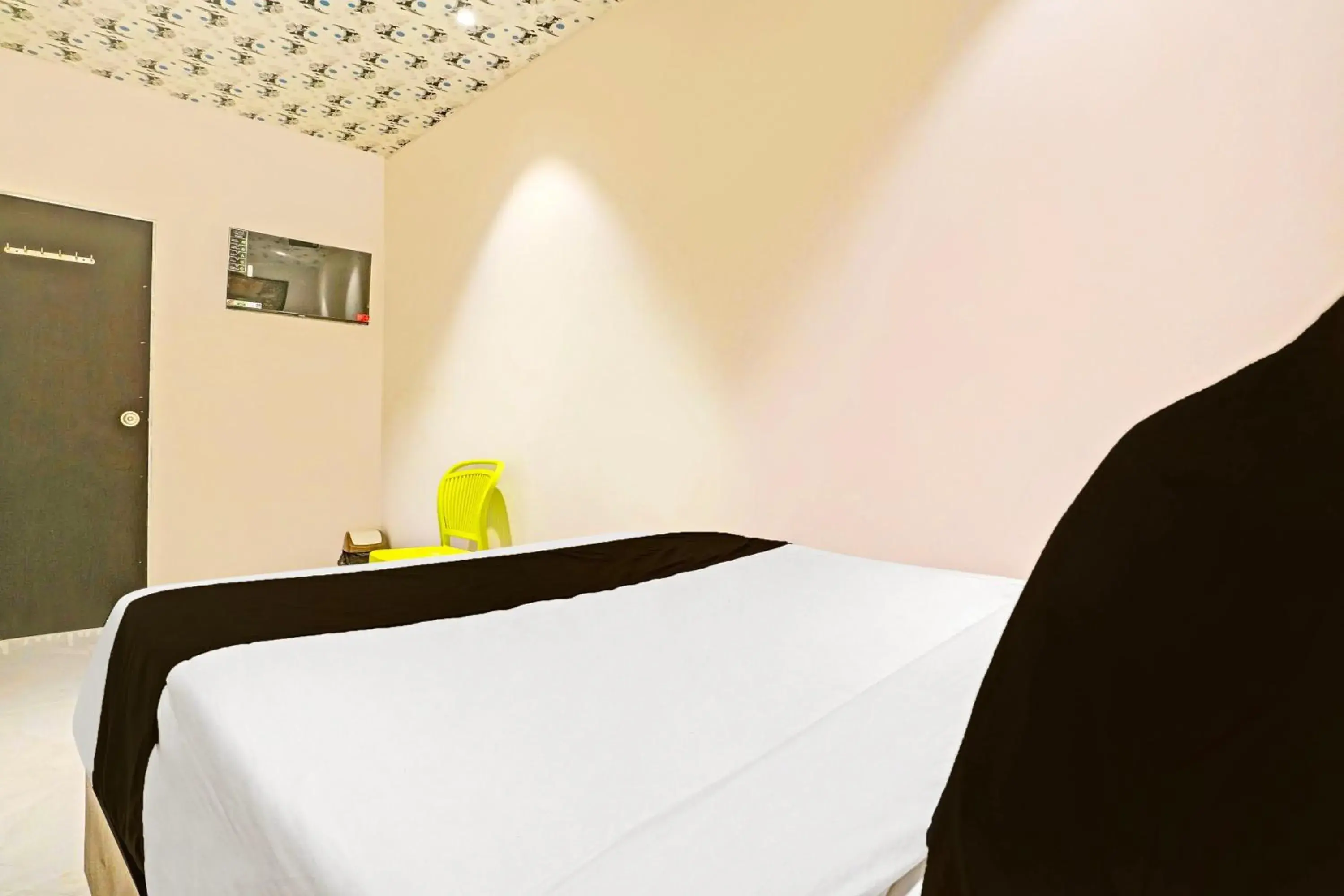 Bedroom in HOTEL O NK RESIDENCY Bedroom in HOTEL O NK RESIDENCY