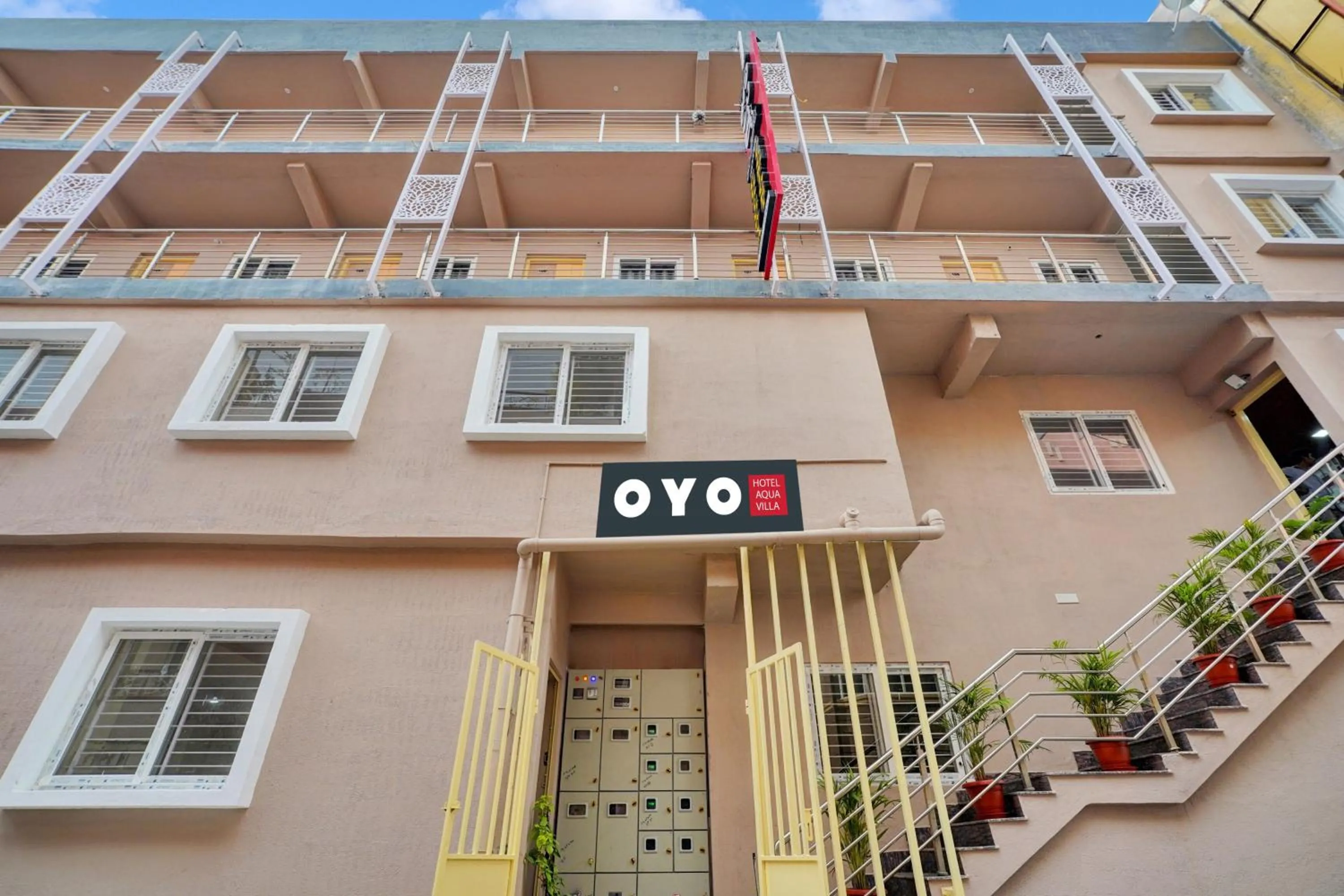 Facade/entrance in Hotel O Chalukya Comfort