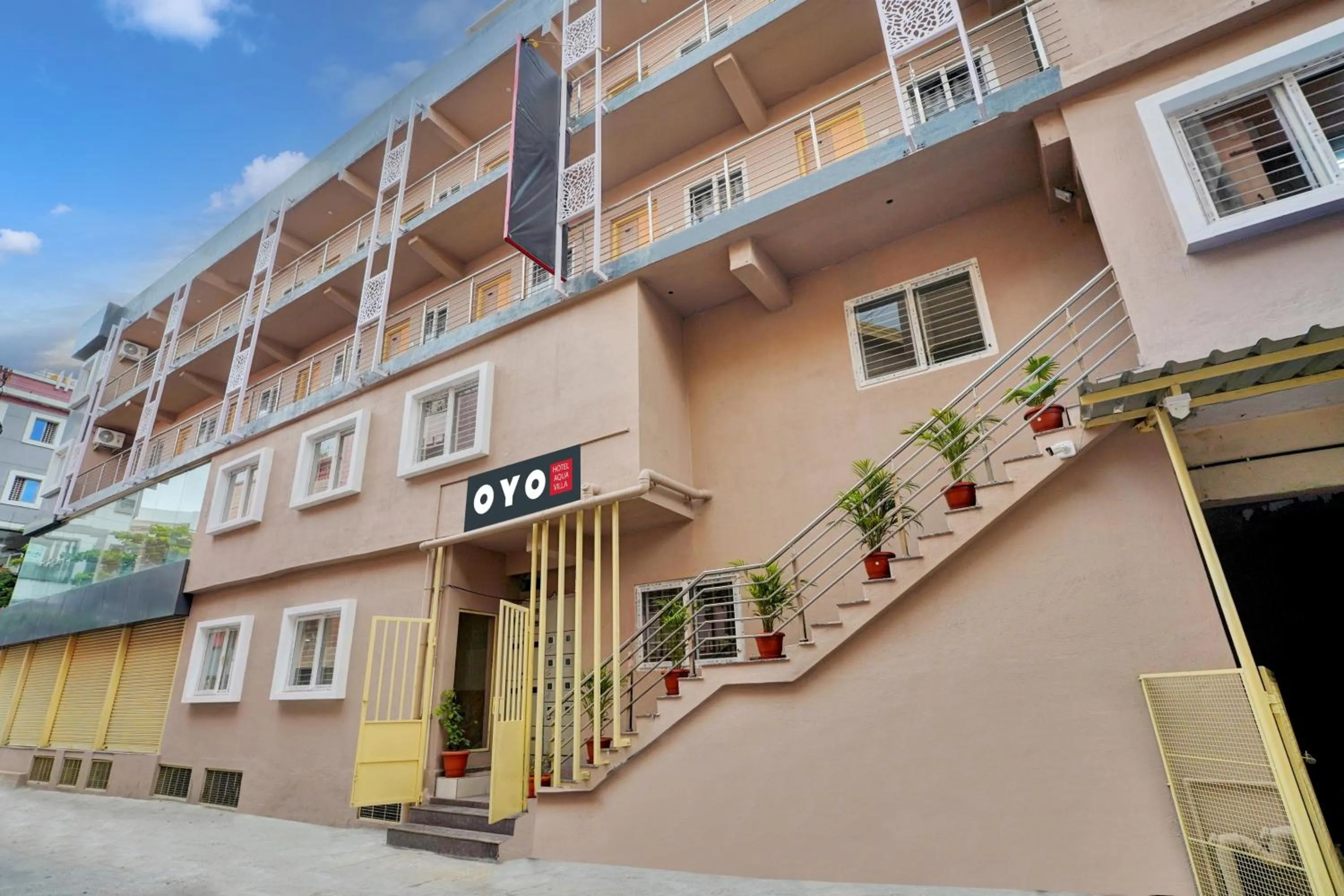 Facade/entrance in Hotel O Chalukya Comfort