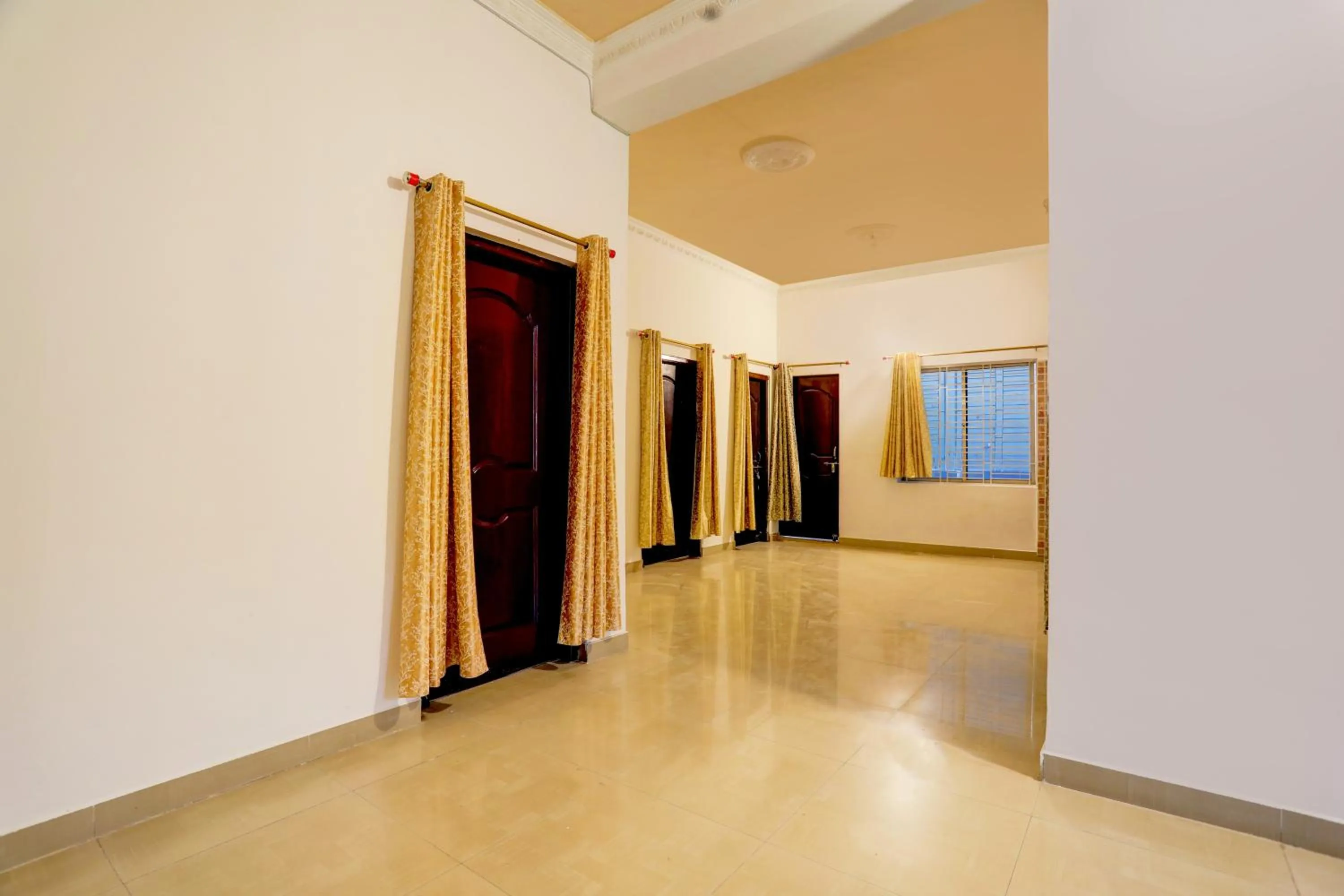 Lobby or reception in Hotel O Ayendri Premium Guest House