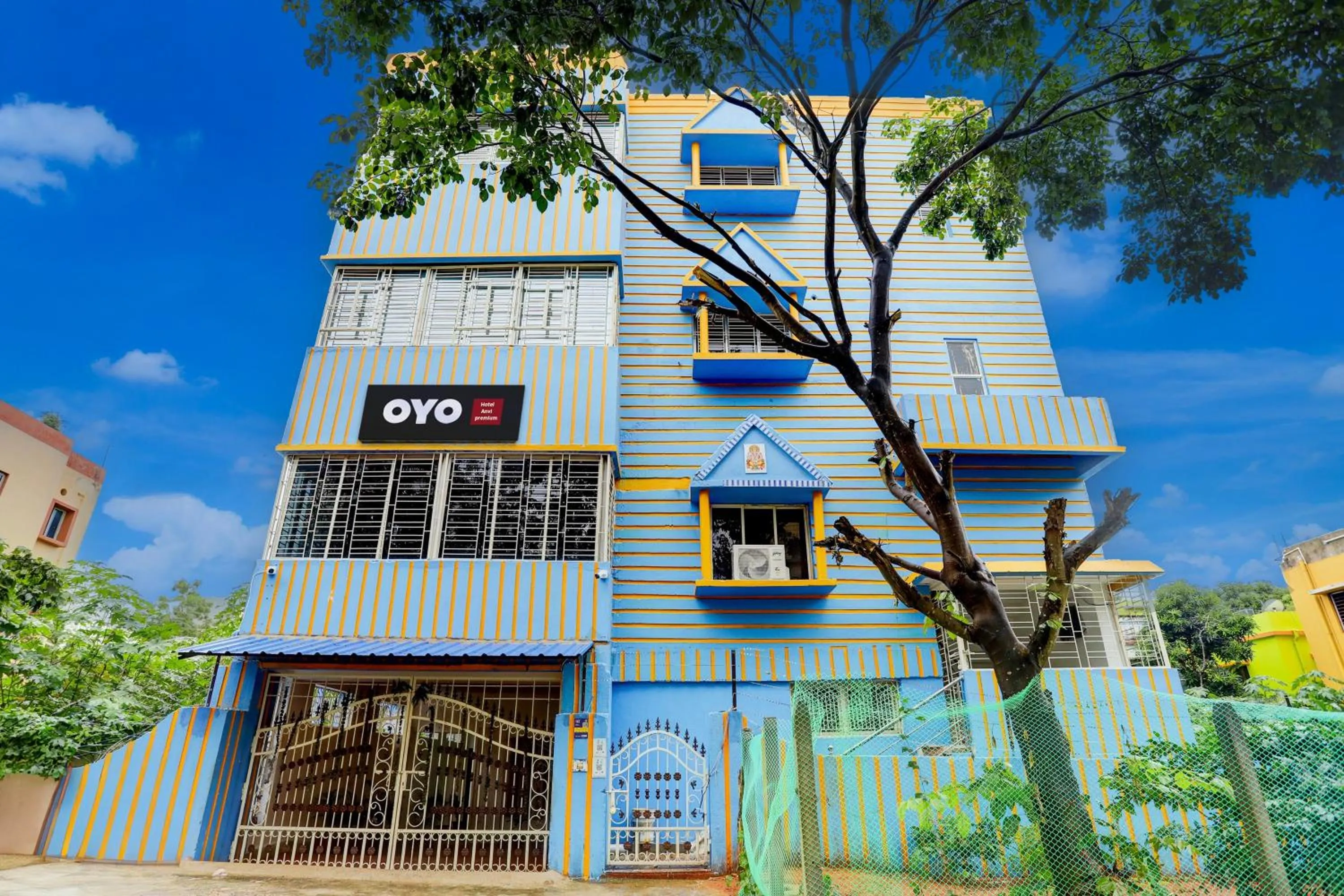 Facade/entrance in Hotel O Ayendri Premium Guest House