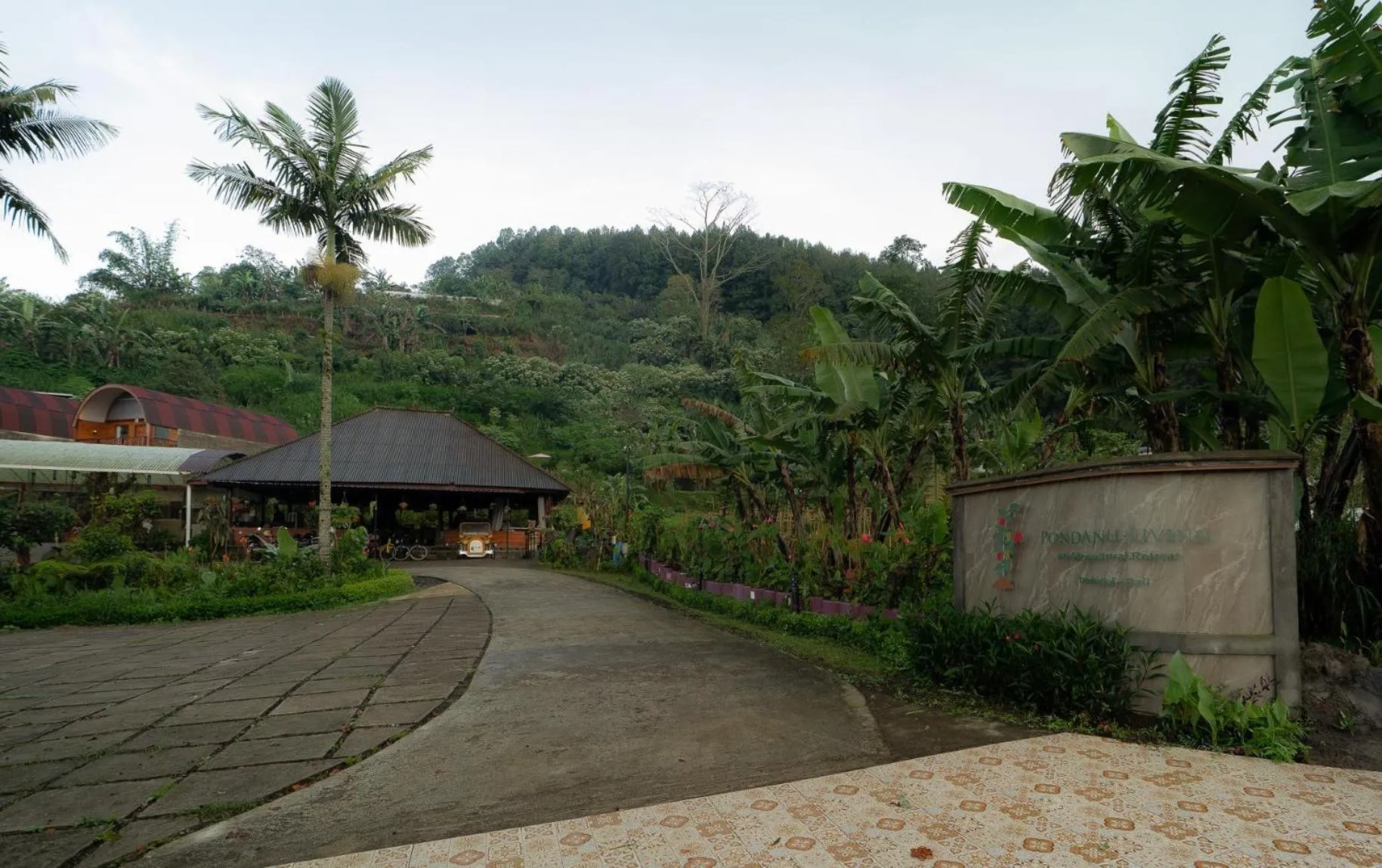 Property building in Pondanu Living