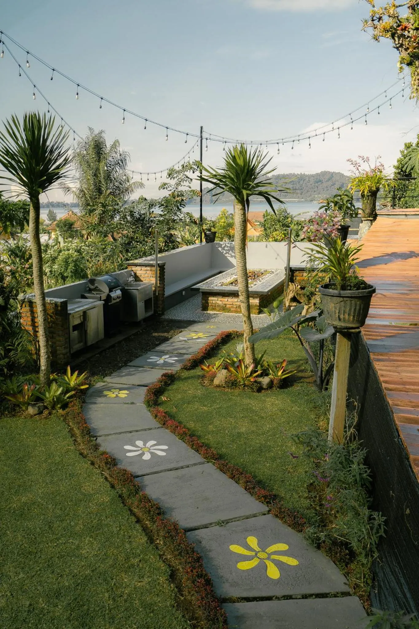 Property building in Pondanu Living