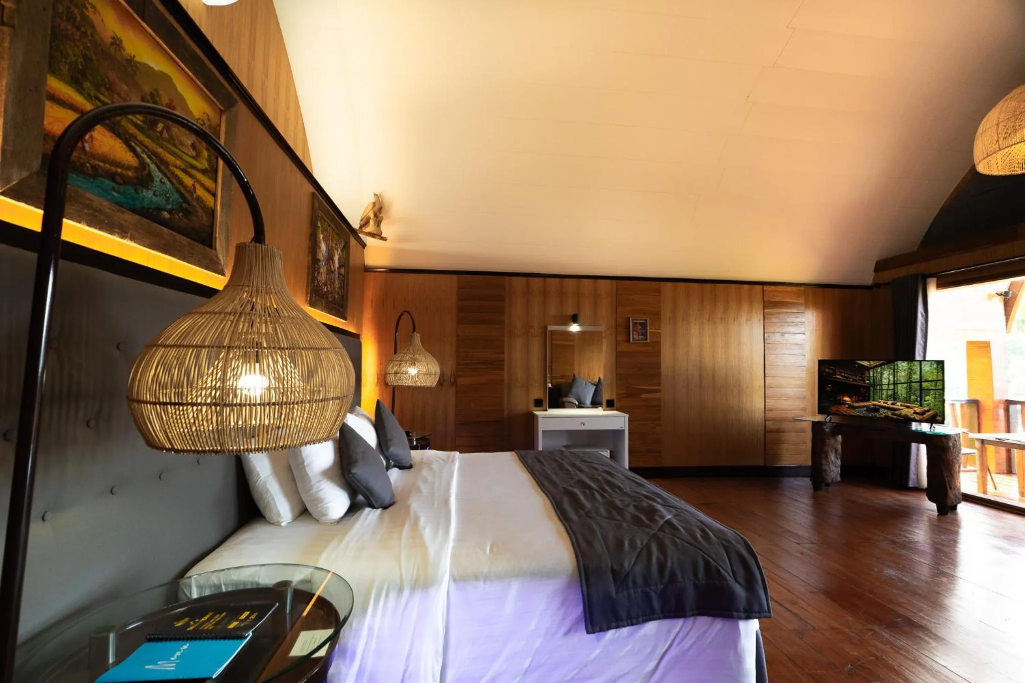 Bed in Pondanu Living