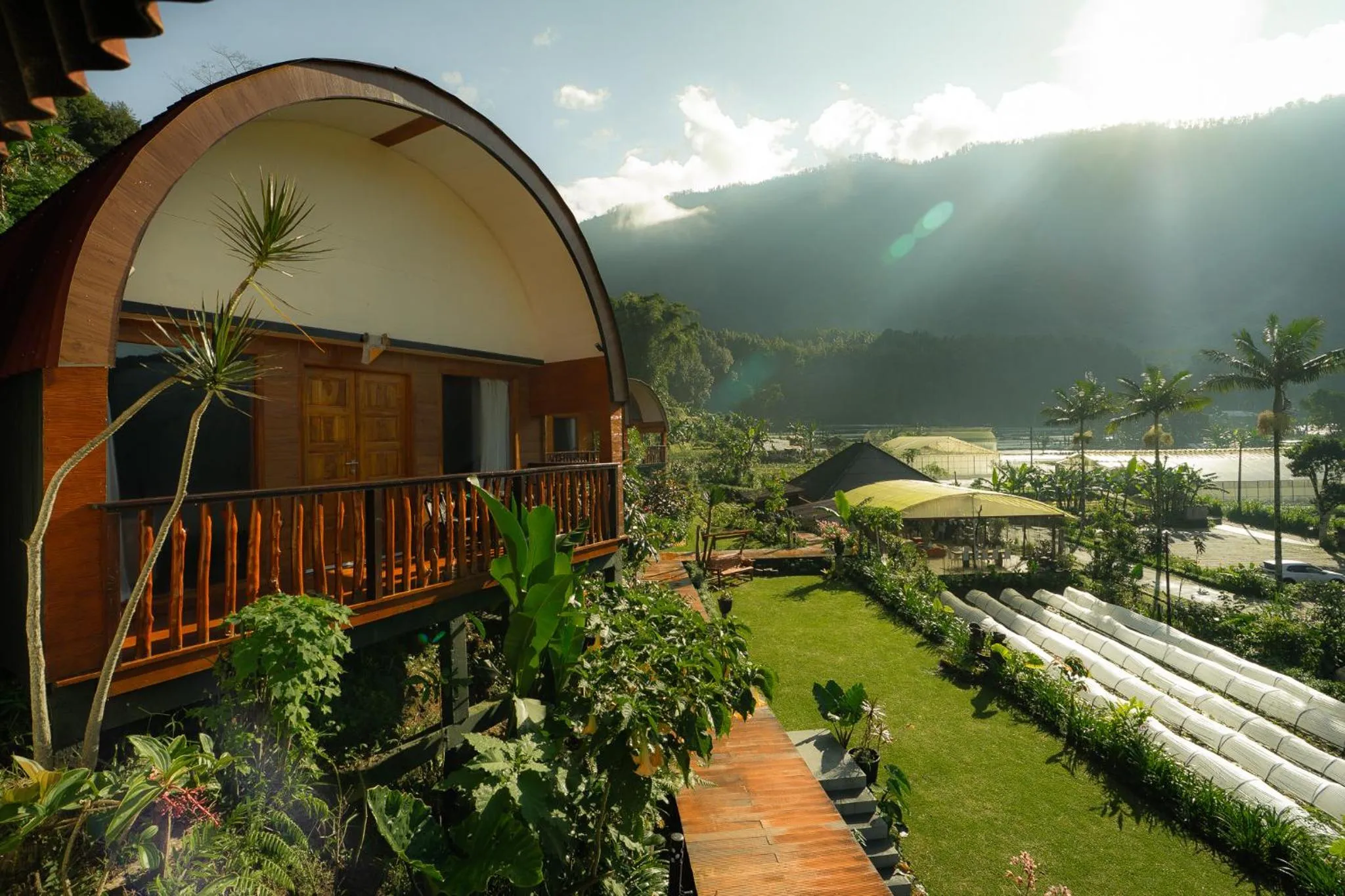 Property building in Pondanu Living