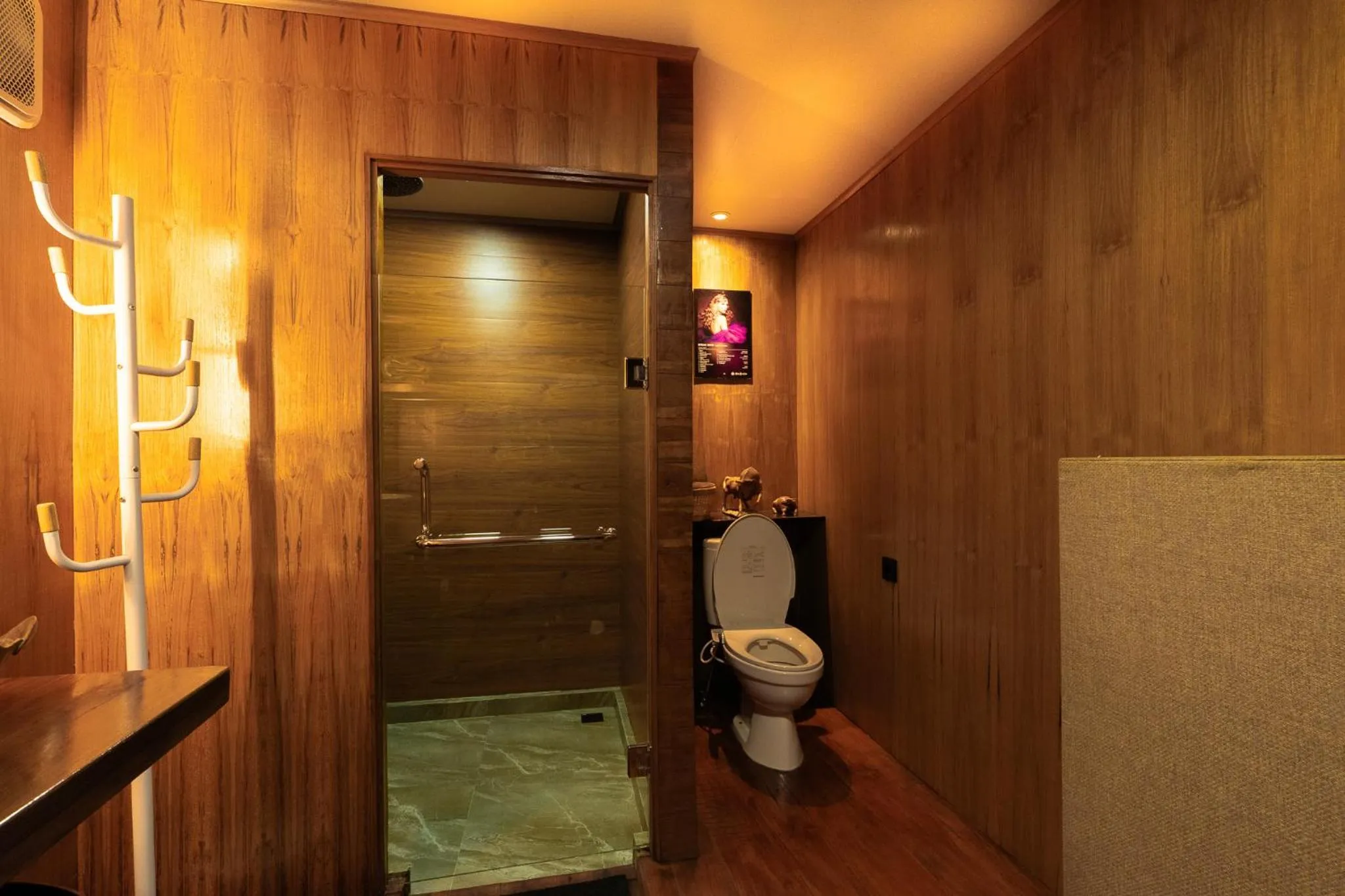 Shower in Pondanu Living