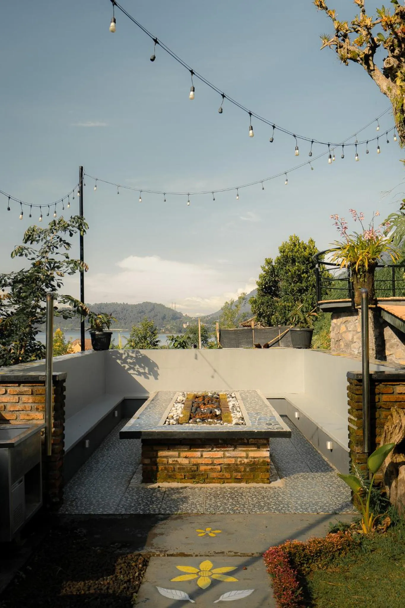 Property building in Pondanu Living