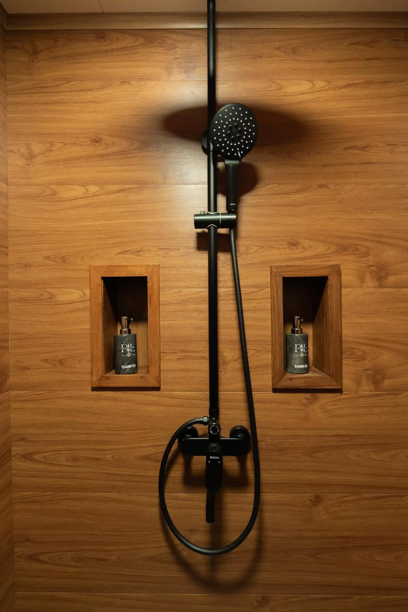 Shower in Pondanu Living