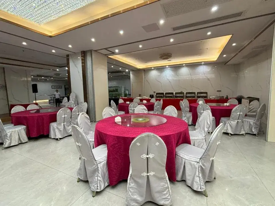 Restaurant/places to eat in Lido De Paris Hotel Restaurant/places to eat in Lido De Paris Hotel