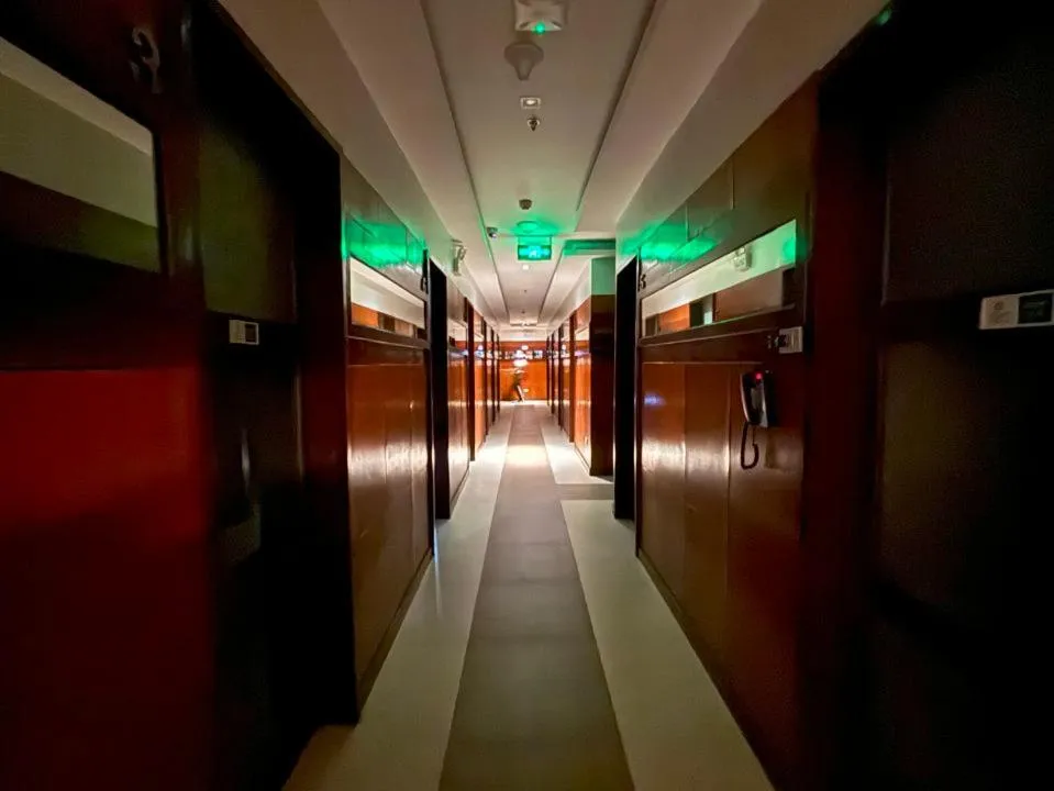 Massage in Lido De Paris Hotel