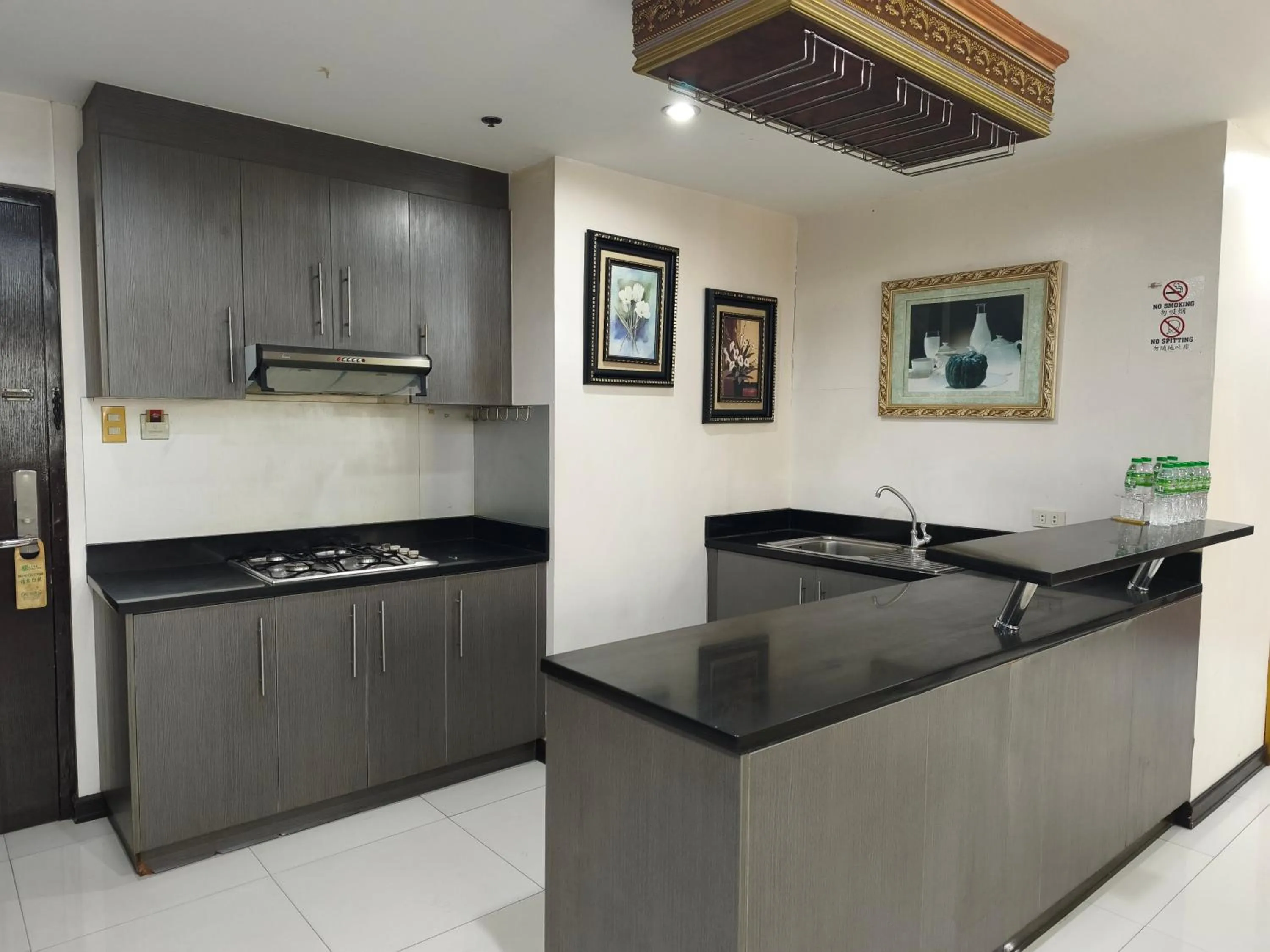 Kitchen or kitchenette in Lido De Paris Hotel