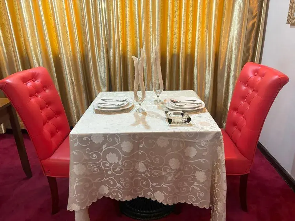 Living room in Lido De Paris Hotel Living room in Lido De Paris Hotel