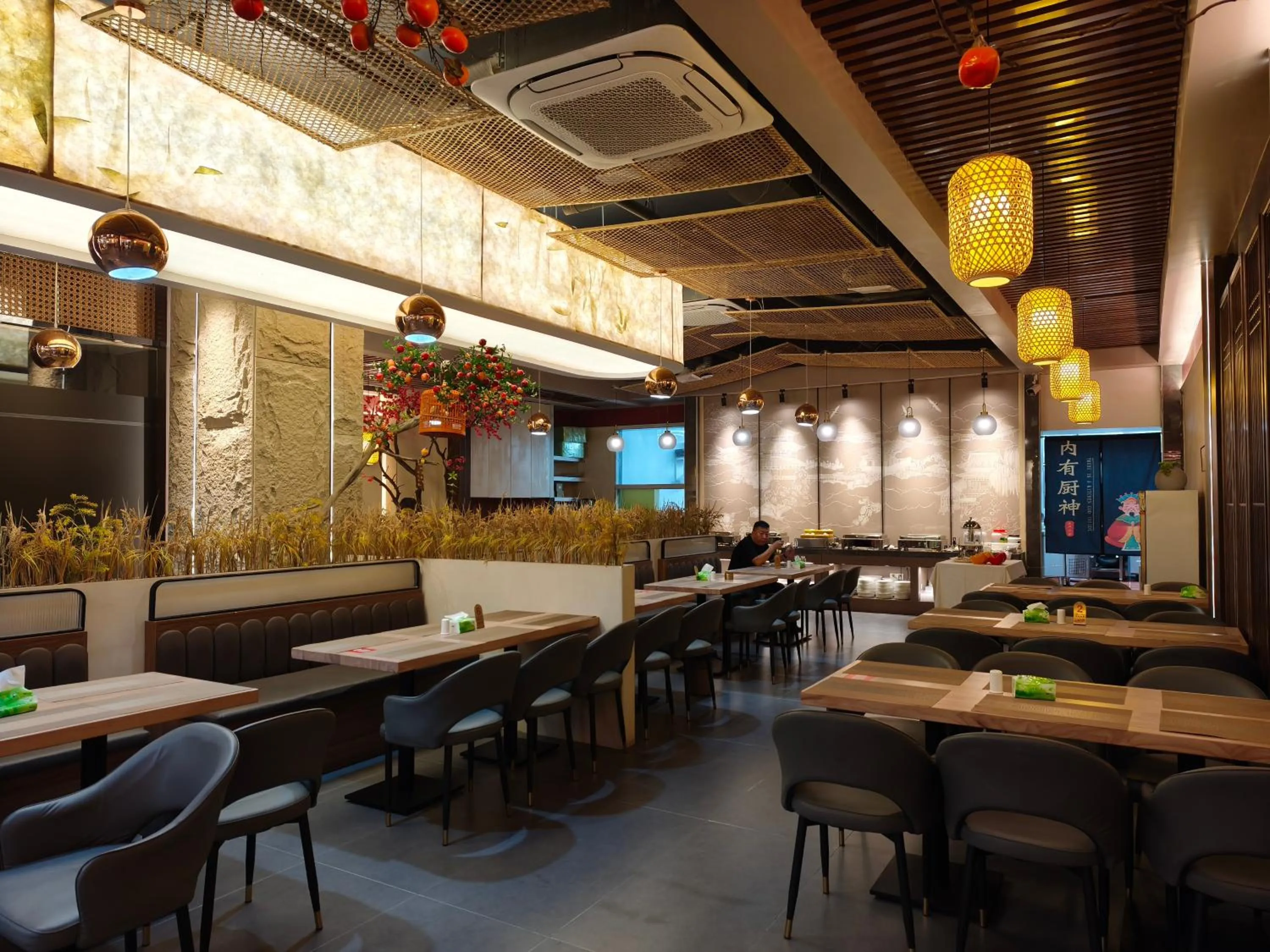 Restaurant/places to eat in Lido De Paris Hotel