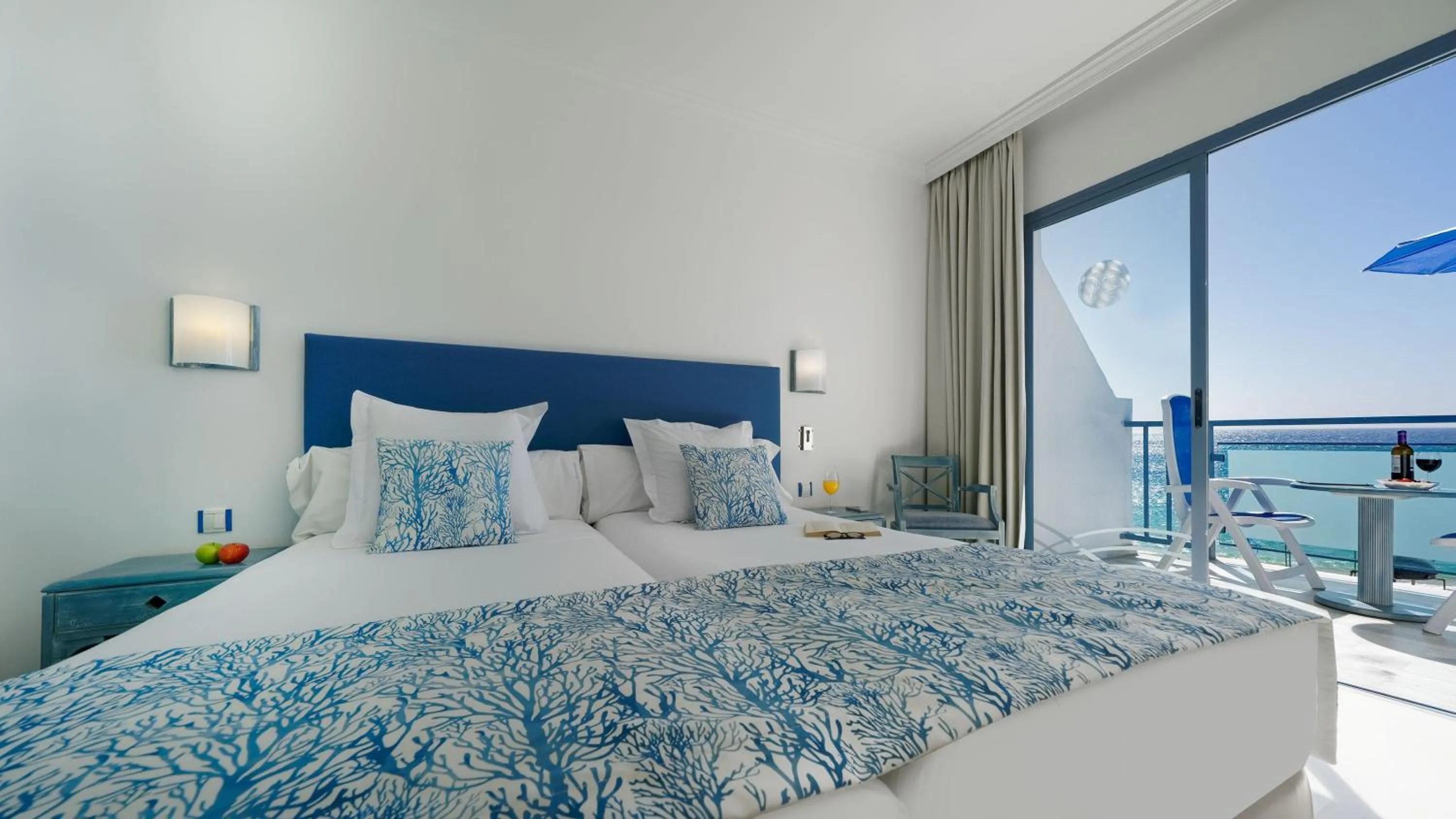 Sea view, Bed in Apartamentos Igramar MorroJable - Adults Only