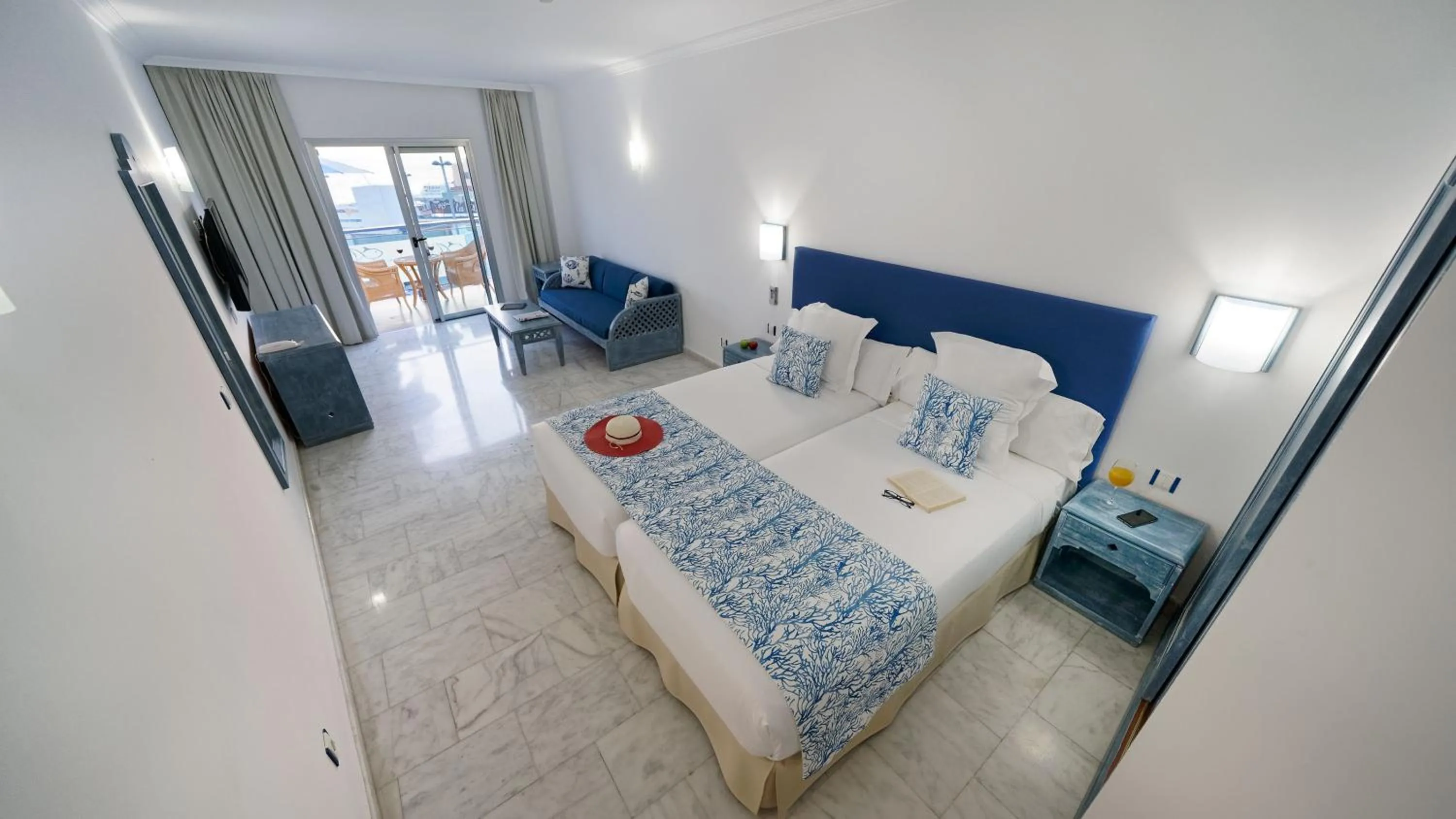 Photo of the whole room, Bed in Apartamentos Igramar MorroJable - Adults Only