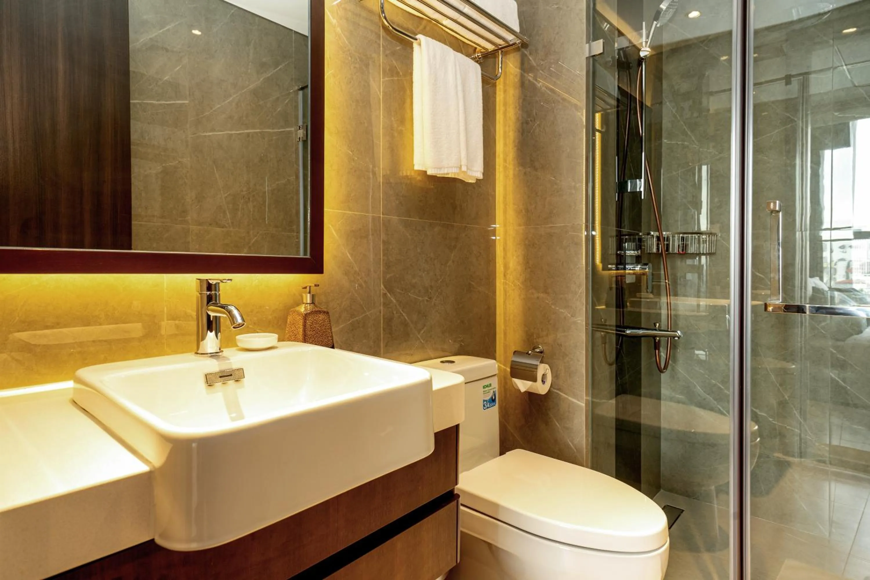 Toilet in The Gloria Serviced Apartment by Silk Path