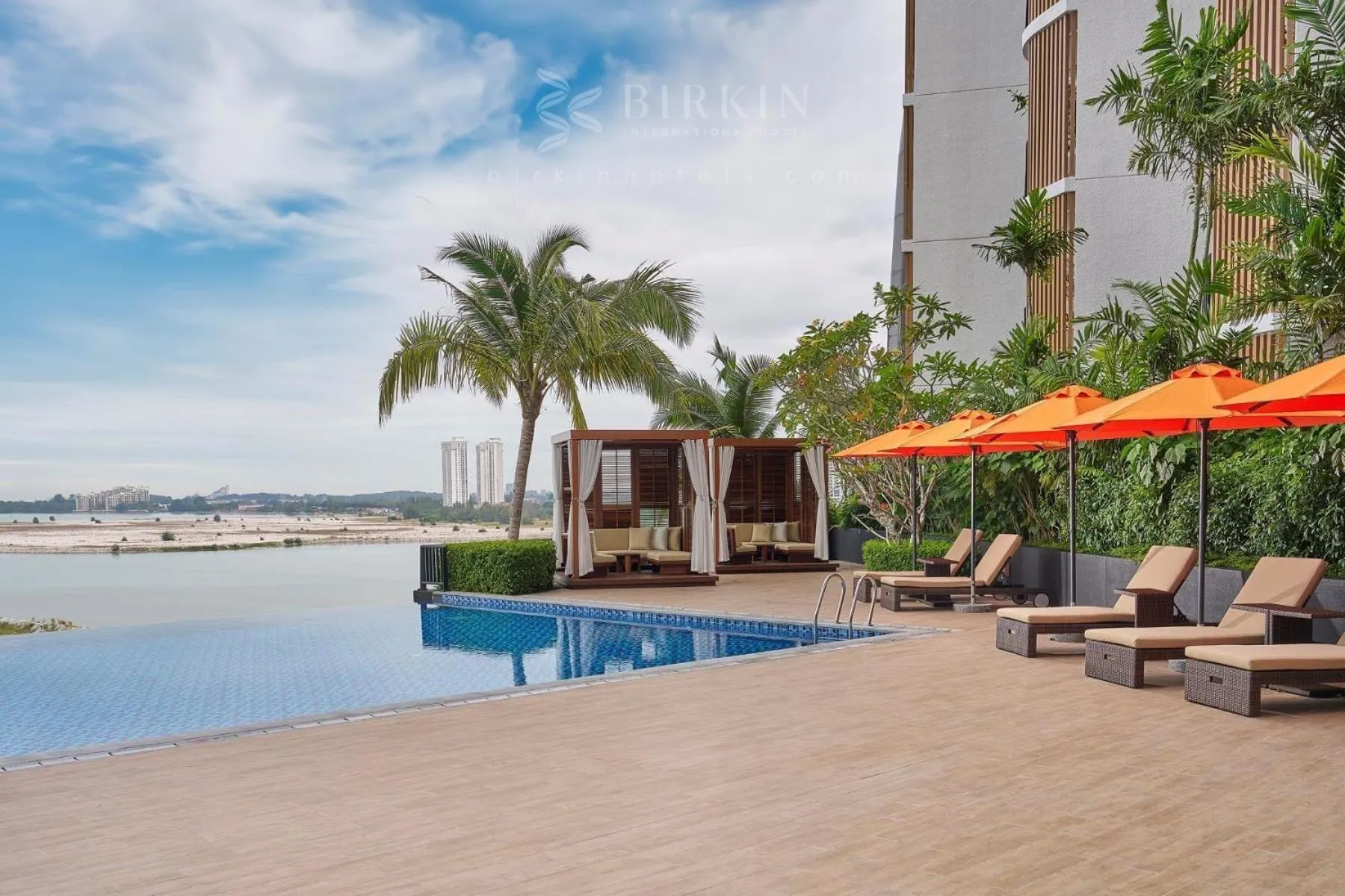 Swimming pool in Birkin International Hotel