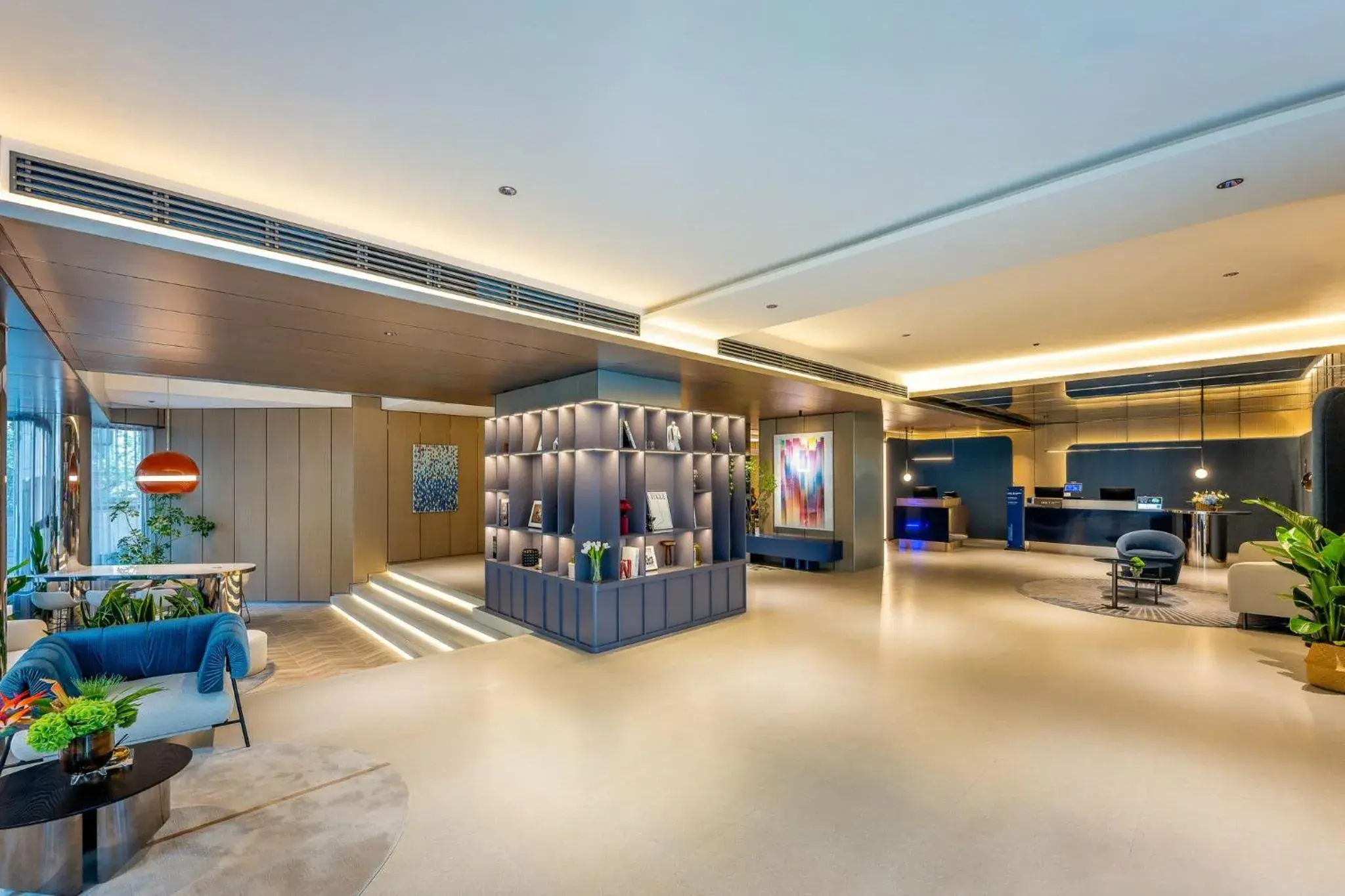 Property building in Holiday Inn Express Shanghai Jing'an Temple by IHG Property building in Holiday Inn Express Shanghai Jing'an Temple by IHG