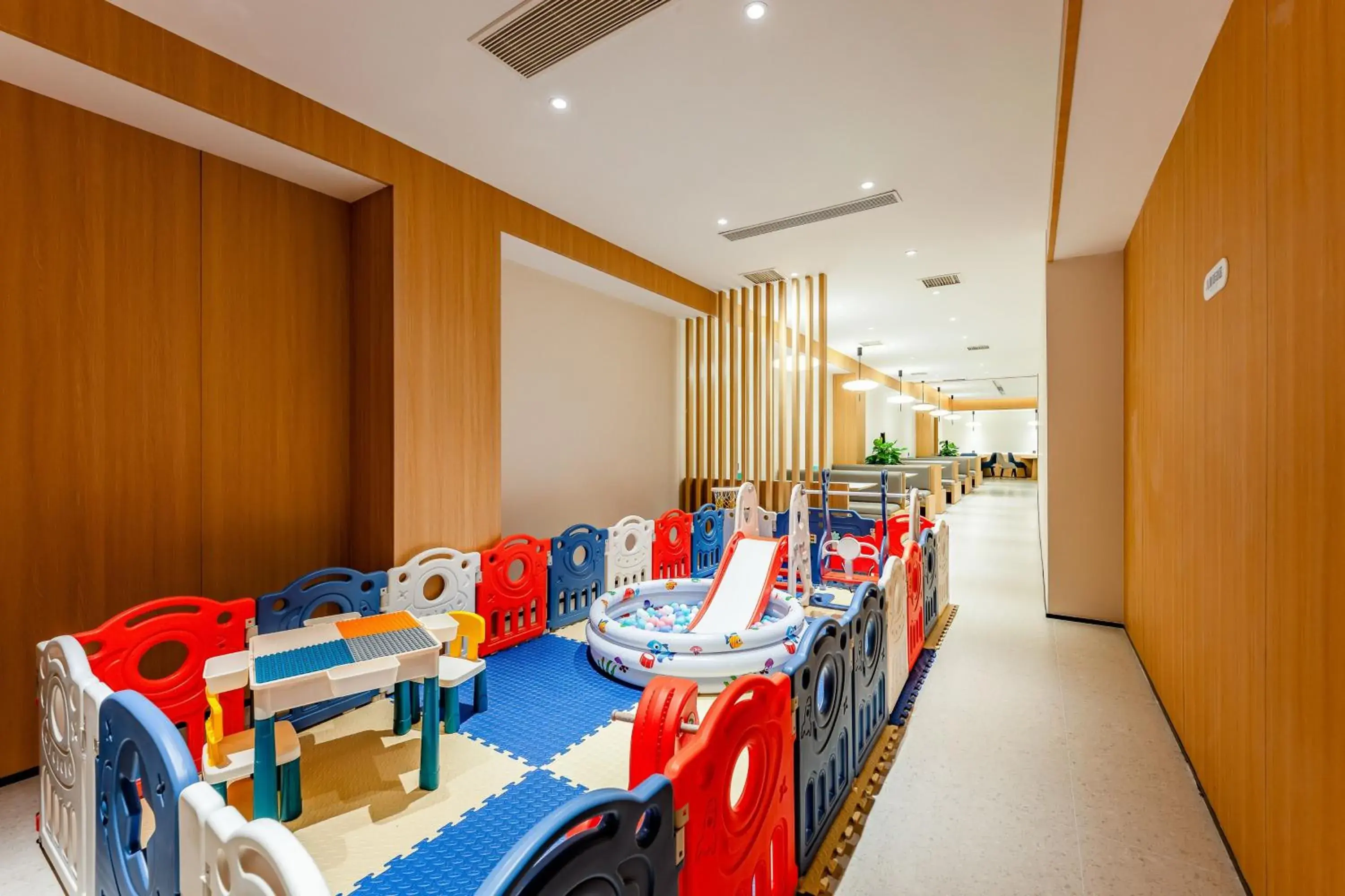 Fitness centre/facilities in Holiday Inn Express Nanjing Xi'anmen by IHG Fitness centre/facilities in Holiday Inn Express Nanjing Xi'anmen by IHG