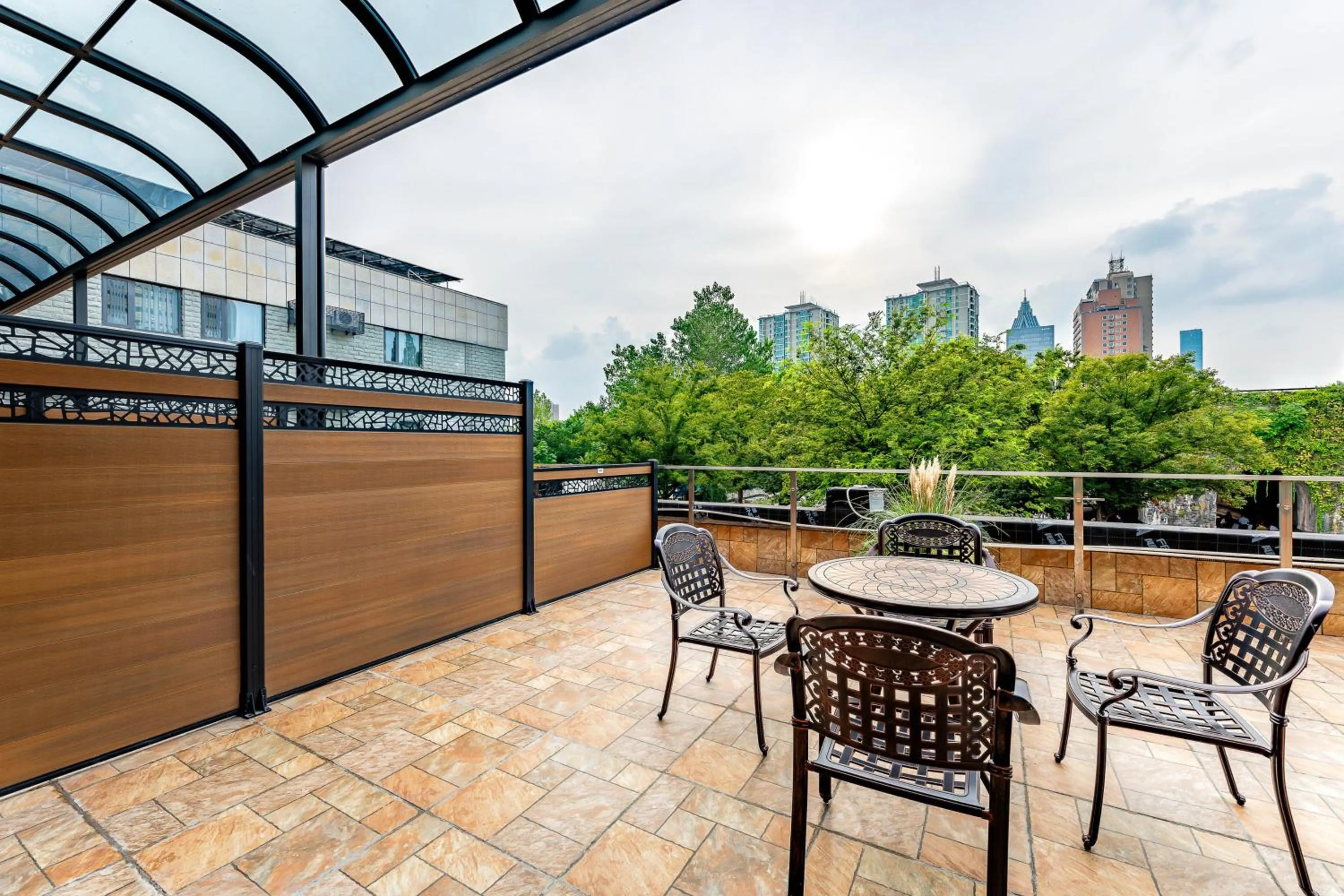 Photo of the whole room in Holiday Inn Express Nanjing Xi'anmen by IHG
