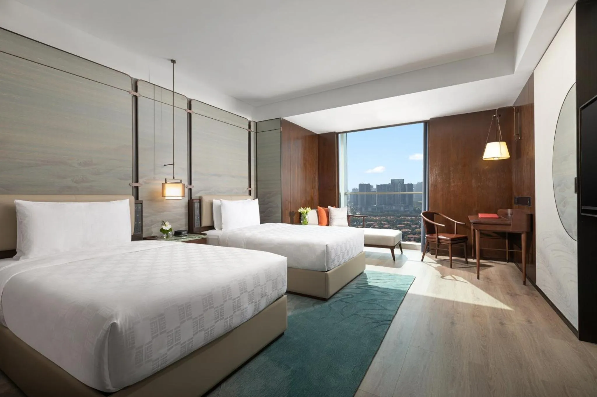 Photo of the whole room, Bed in HUALUXE Hotels and Resorts Haining