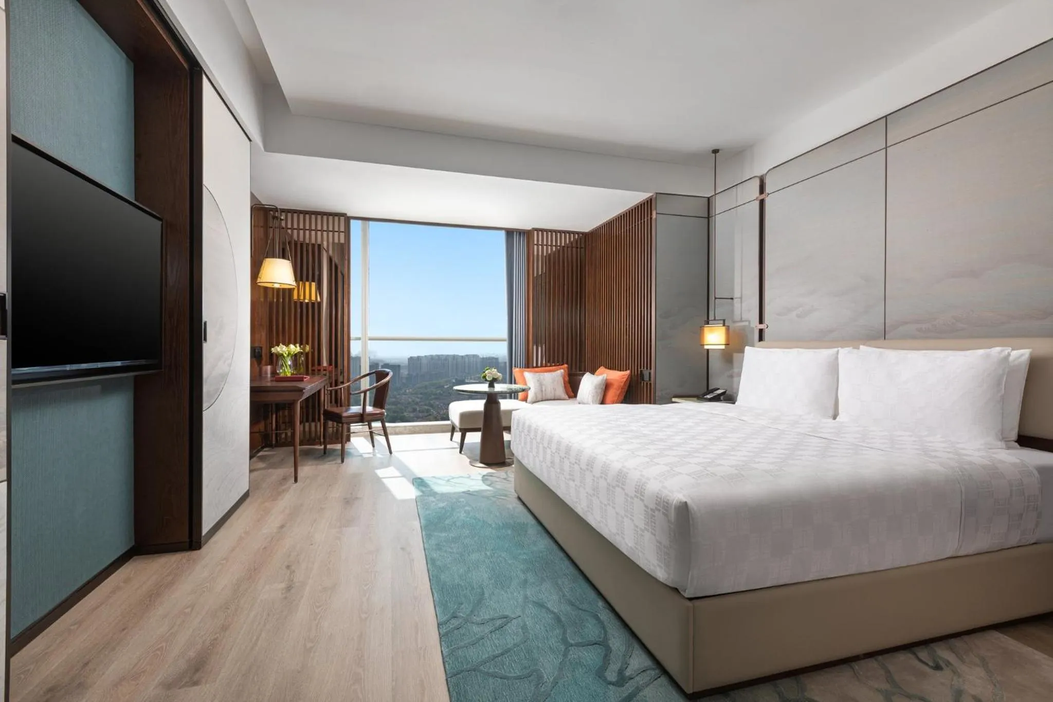 Photo of the whole room, Bed in HUALUXE Hotels and Resorts Haining