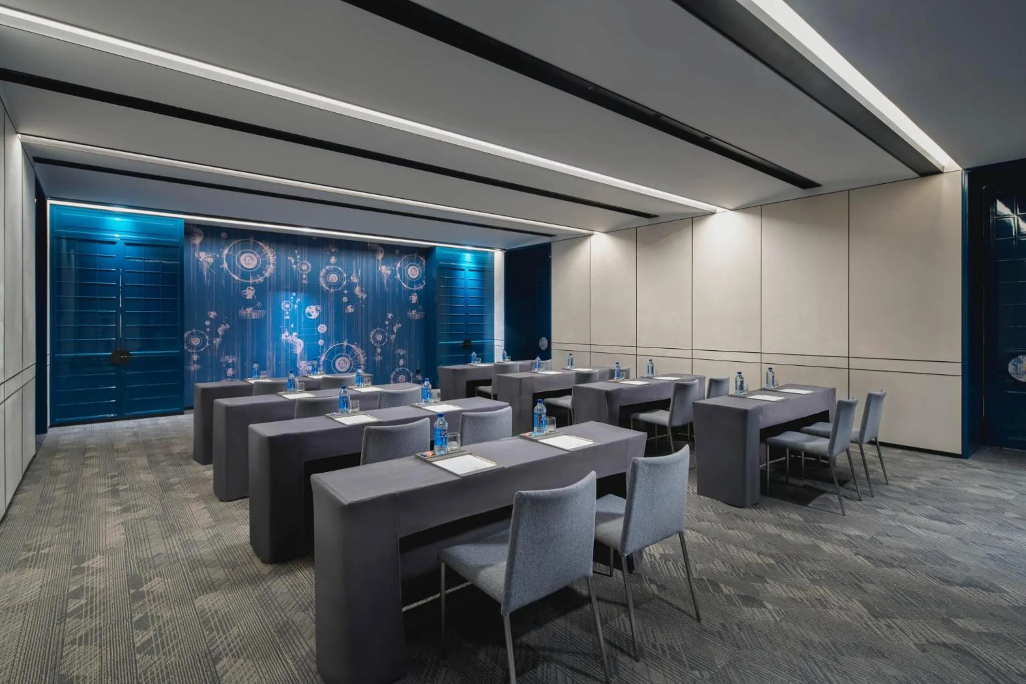 Meeting/conference room in Hotel Indigo Suzhou Jinji Lake by IHG
