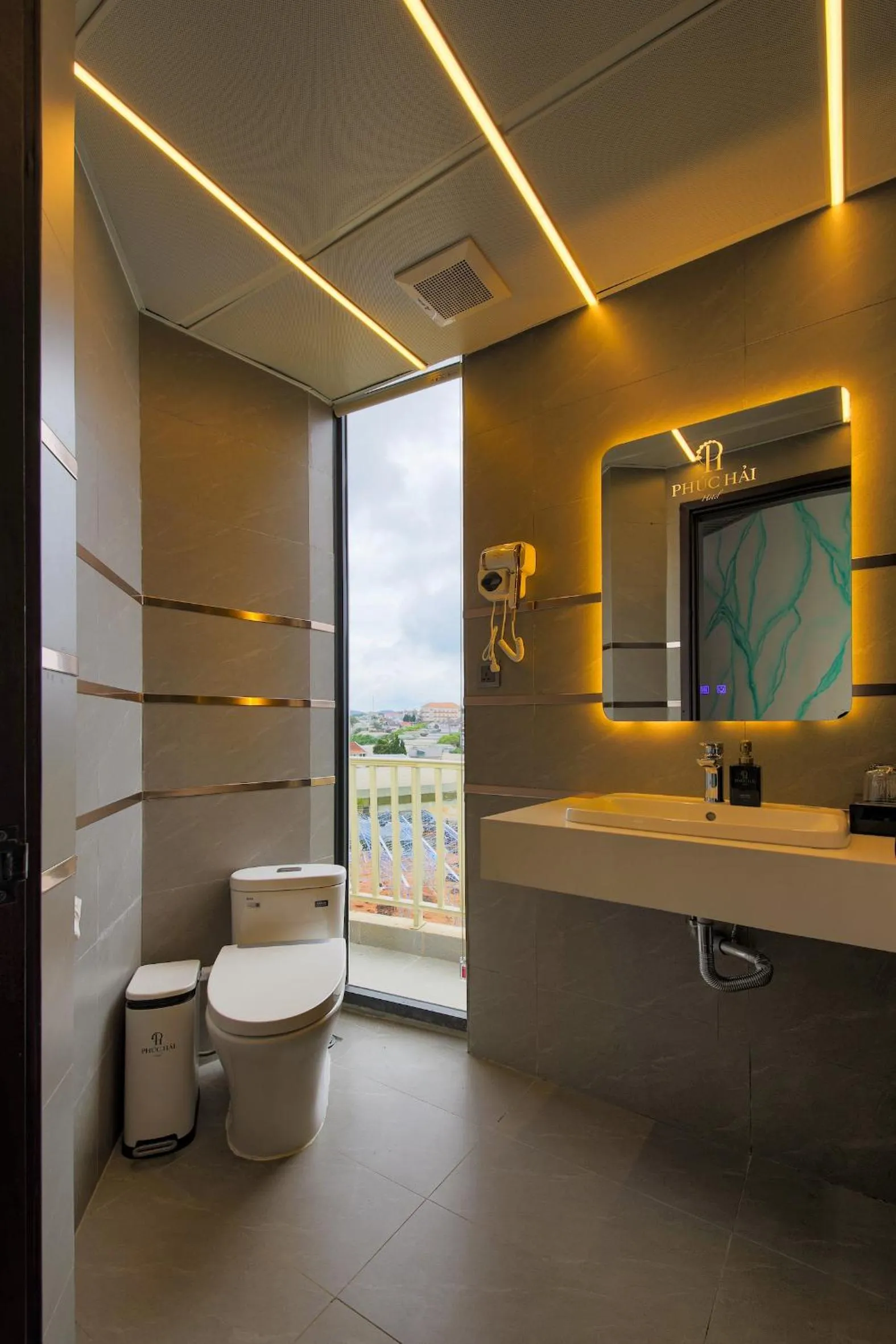 Bathroom in Phuc Hai Hotel Da Lat