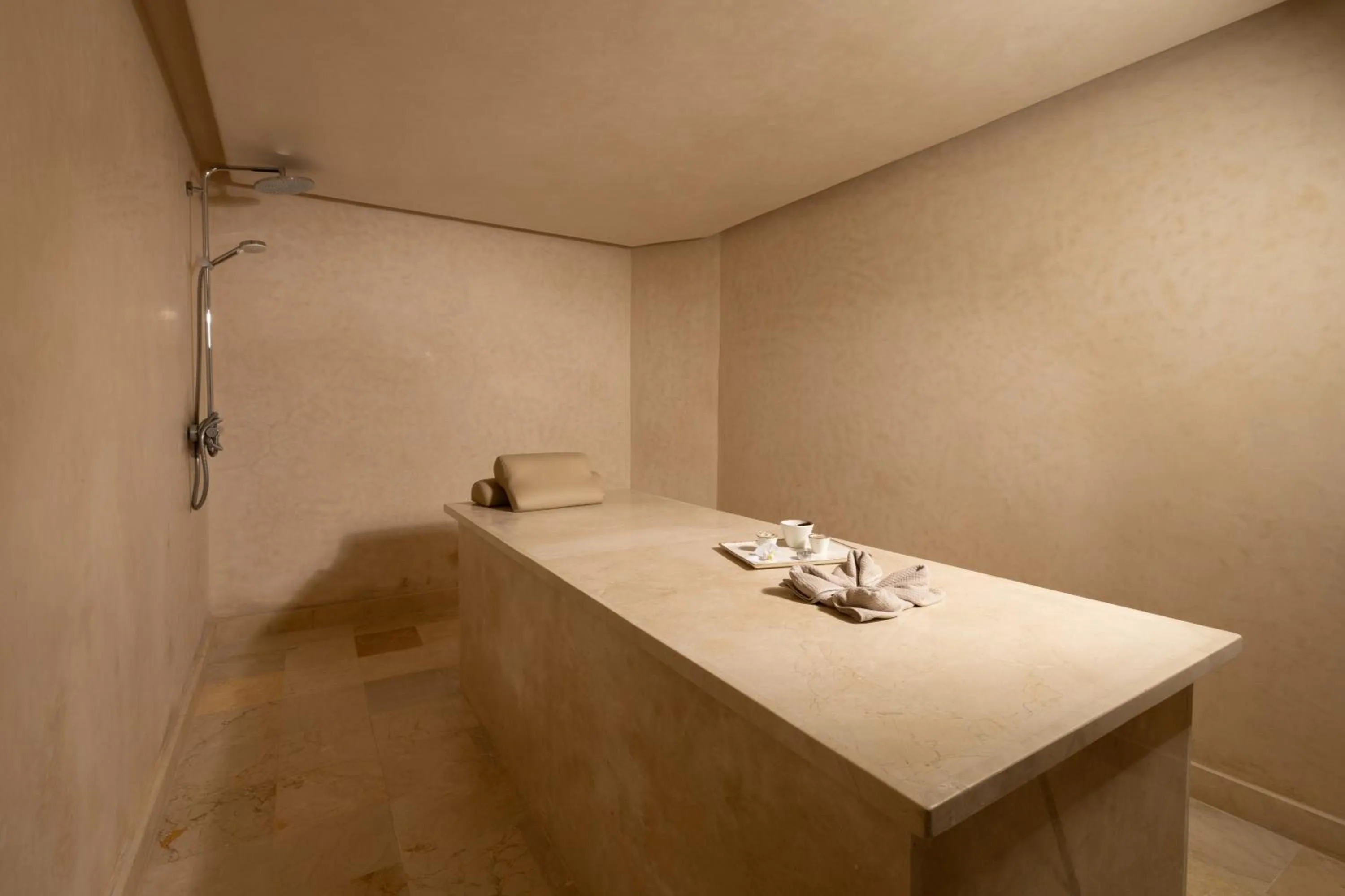 Steam room in Idou Malabata Beach and SPA