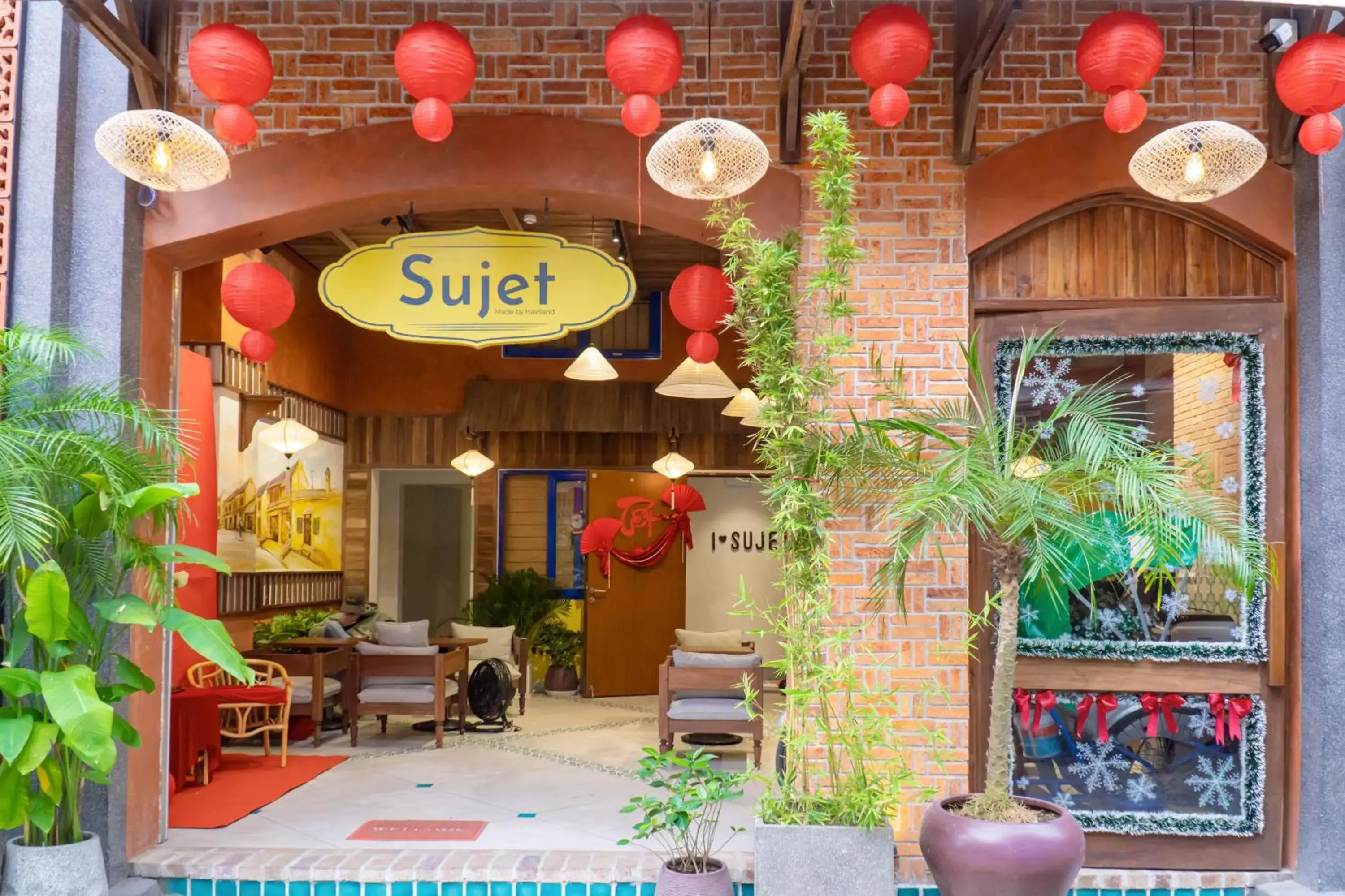 Facade/entrance in Sujet Hotel Da Nang Facade/entrance in Sujet Hotel Da Nang