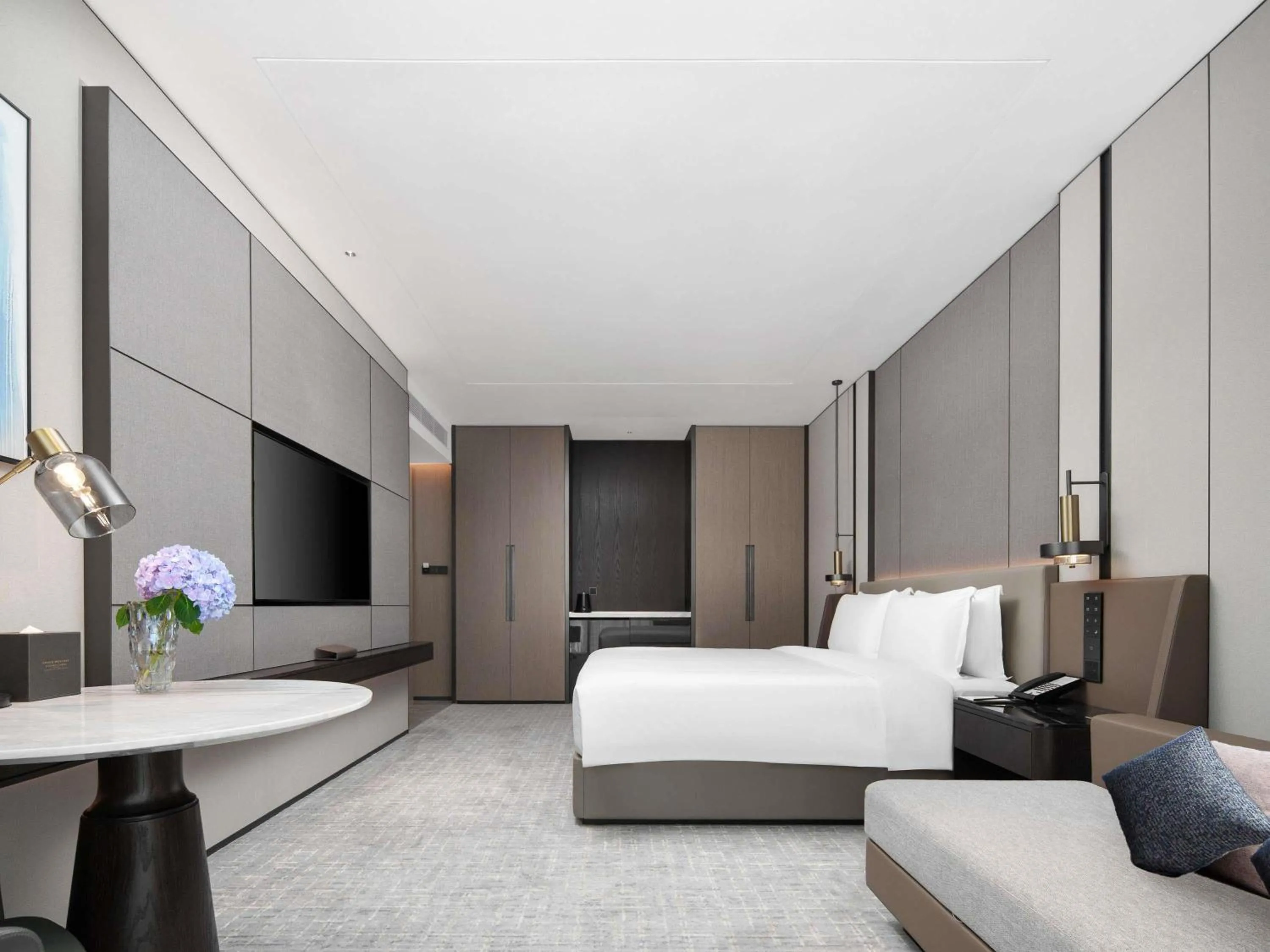 Bedroom in Grand Mercure Wuhan Hanyang