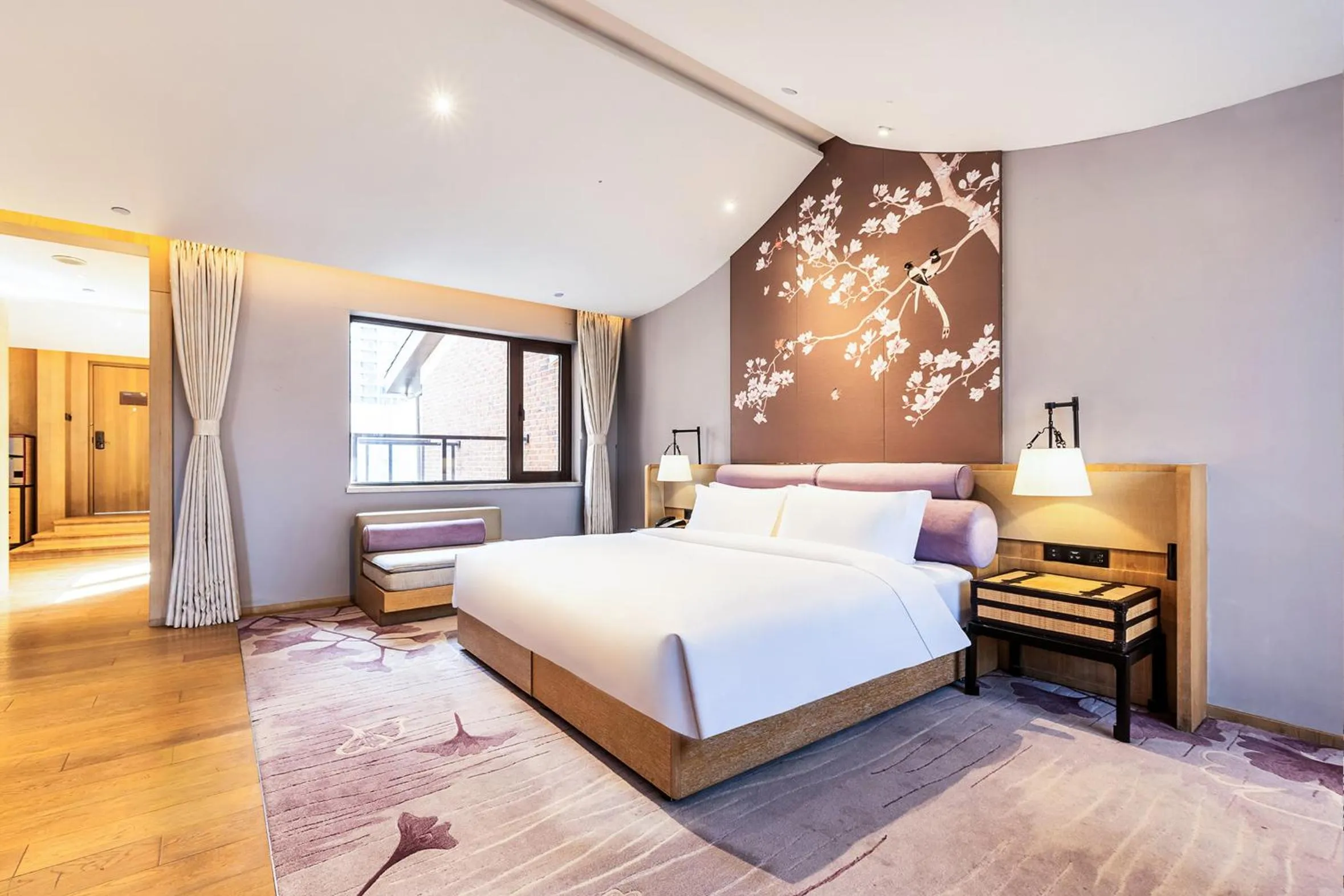 Photo of the whole room, Bed in Swissotel Xi' an Xinxing Hot Spring