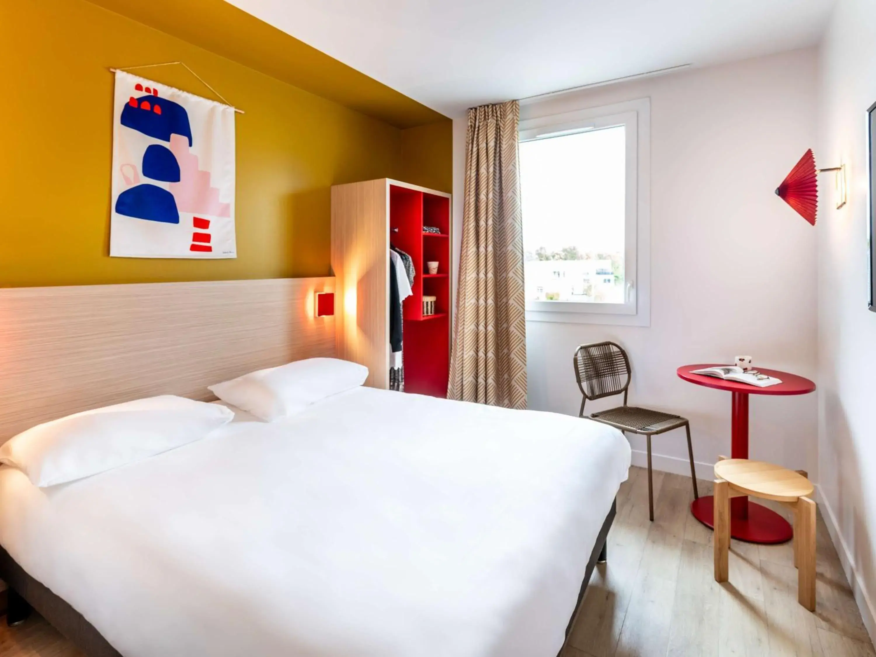 Bedroom, Bed in ibis Styles Prévessin Genève Aéroport Bedroom, Bed in ibis Styles Prévessin Genève Aéroport