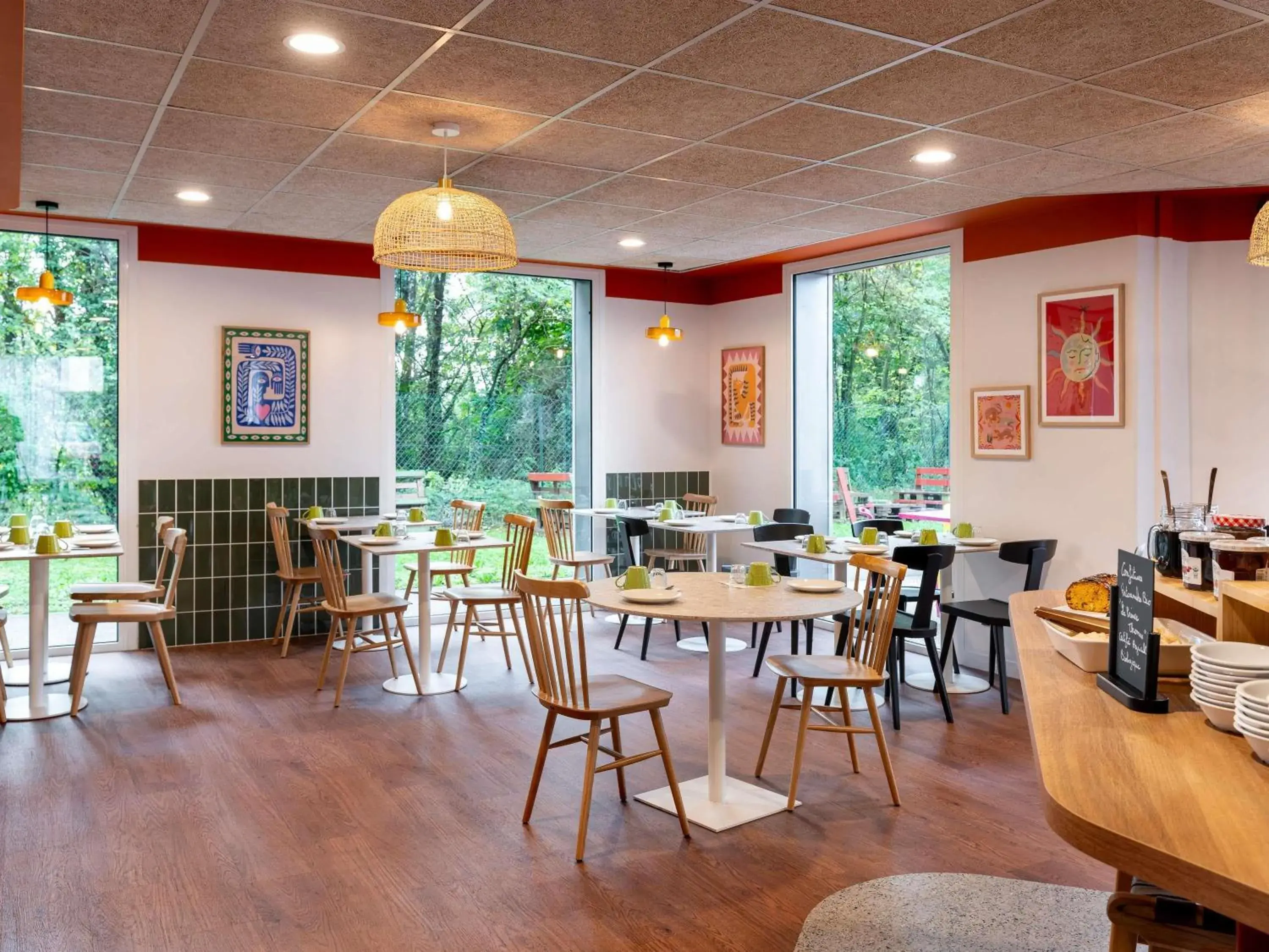 Property building in ibis Styles Prévessin Genève Aéroport Property building in ibis Styles Prévessin Genève Aéroport