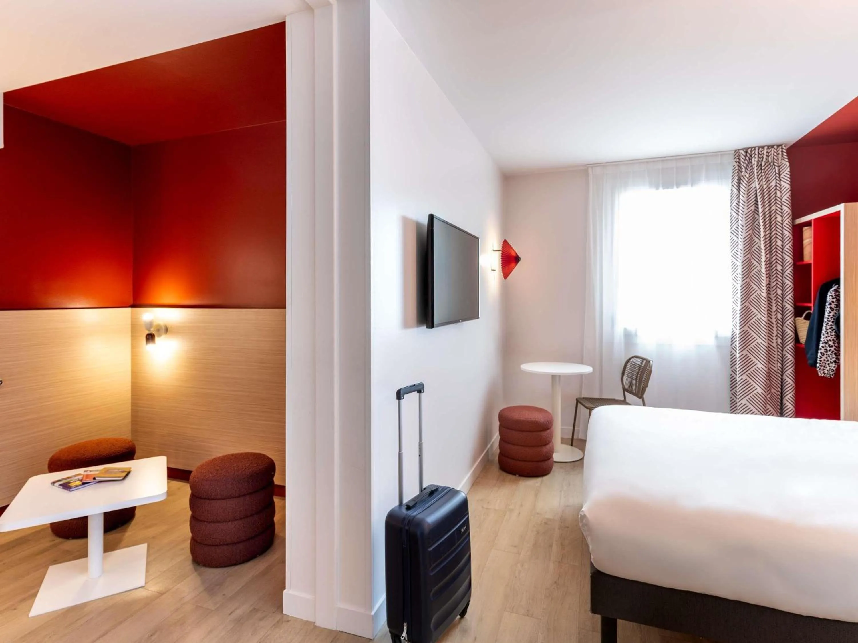 Bedroom, Bed in ibis Styles Prévessin Genève Aéroport