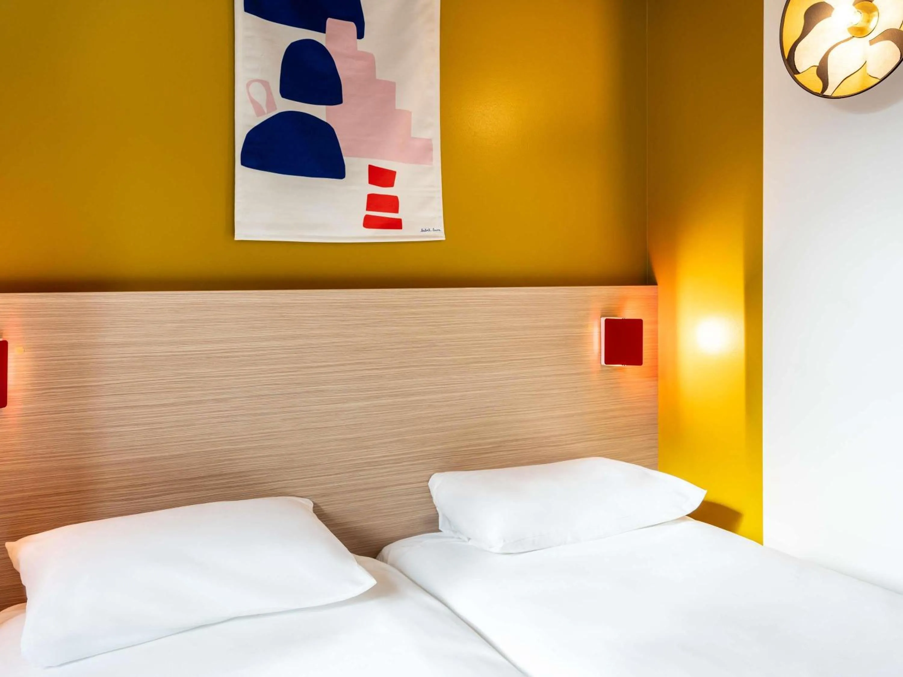 Bedroom, Bed in ibis Styles Prévessin Genève Aéroport